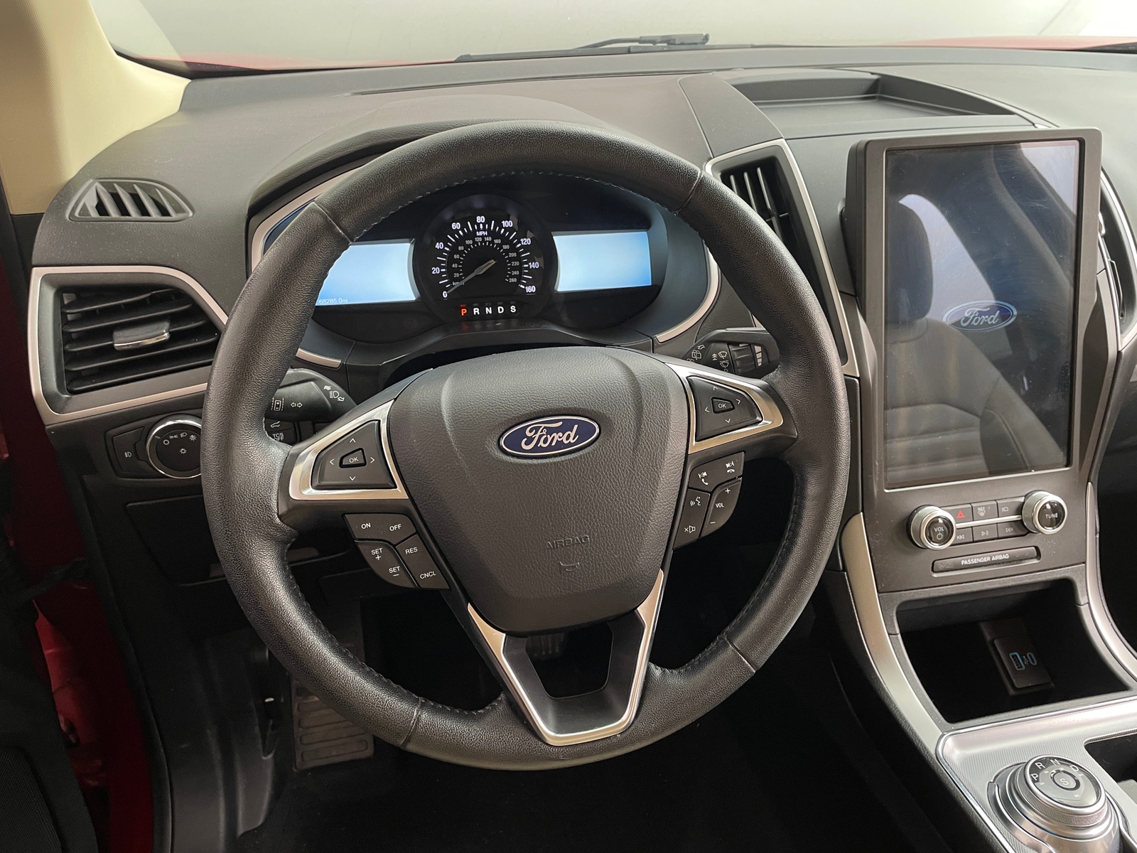 Thumbnail: 2021 Ford Edge - 4