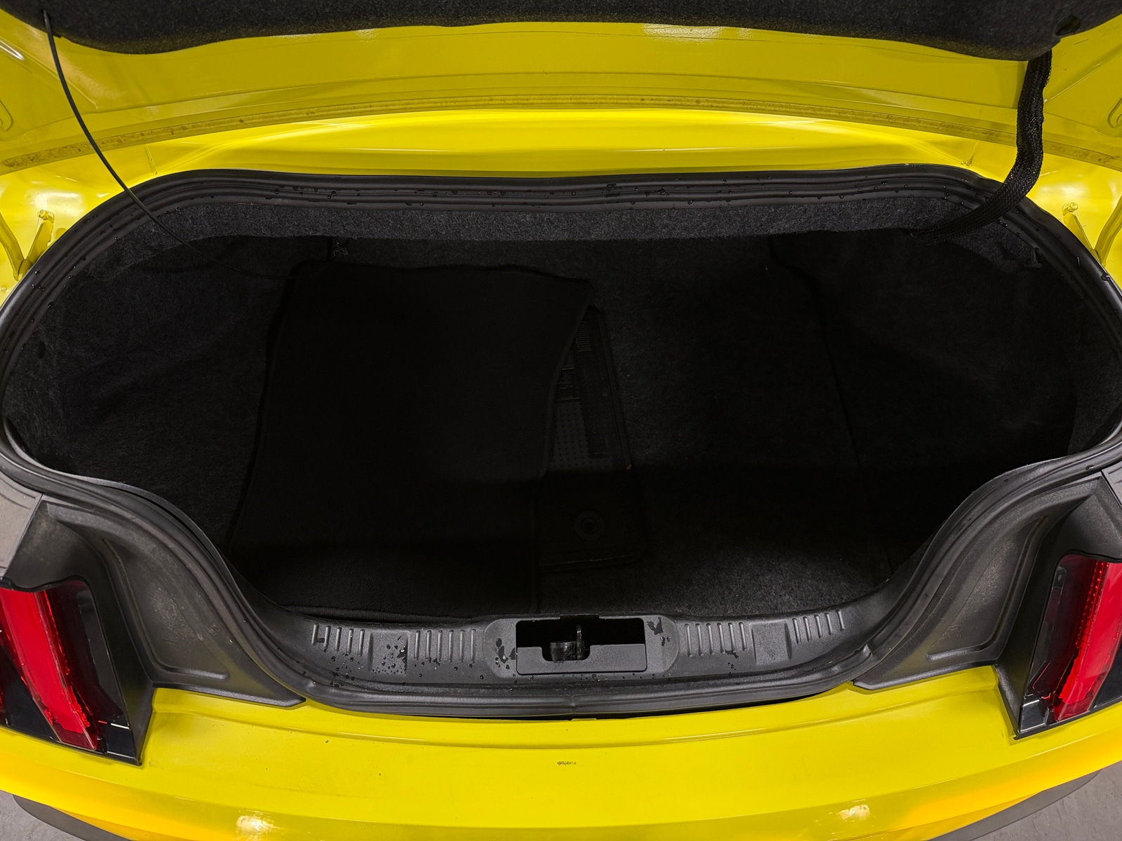 Thumbnail: 2021 Ford Mustang - 6