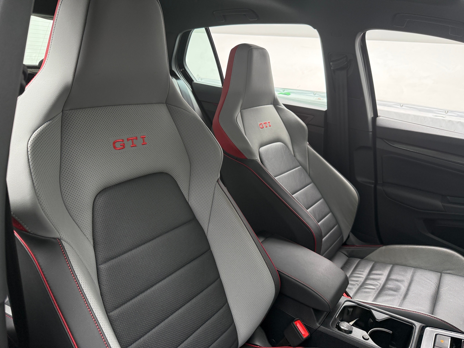 Thumbnail: 2024 Volkswagen Golf - 2