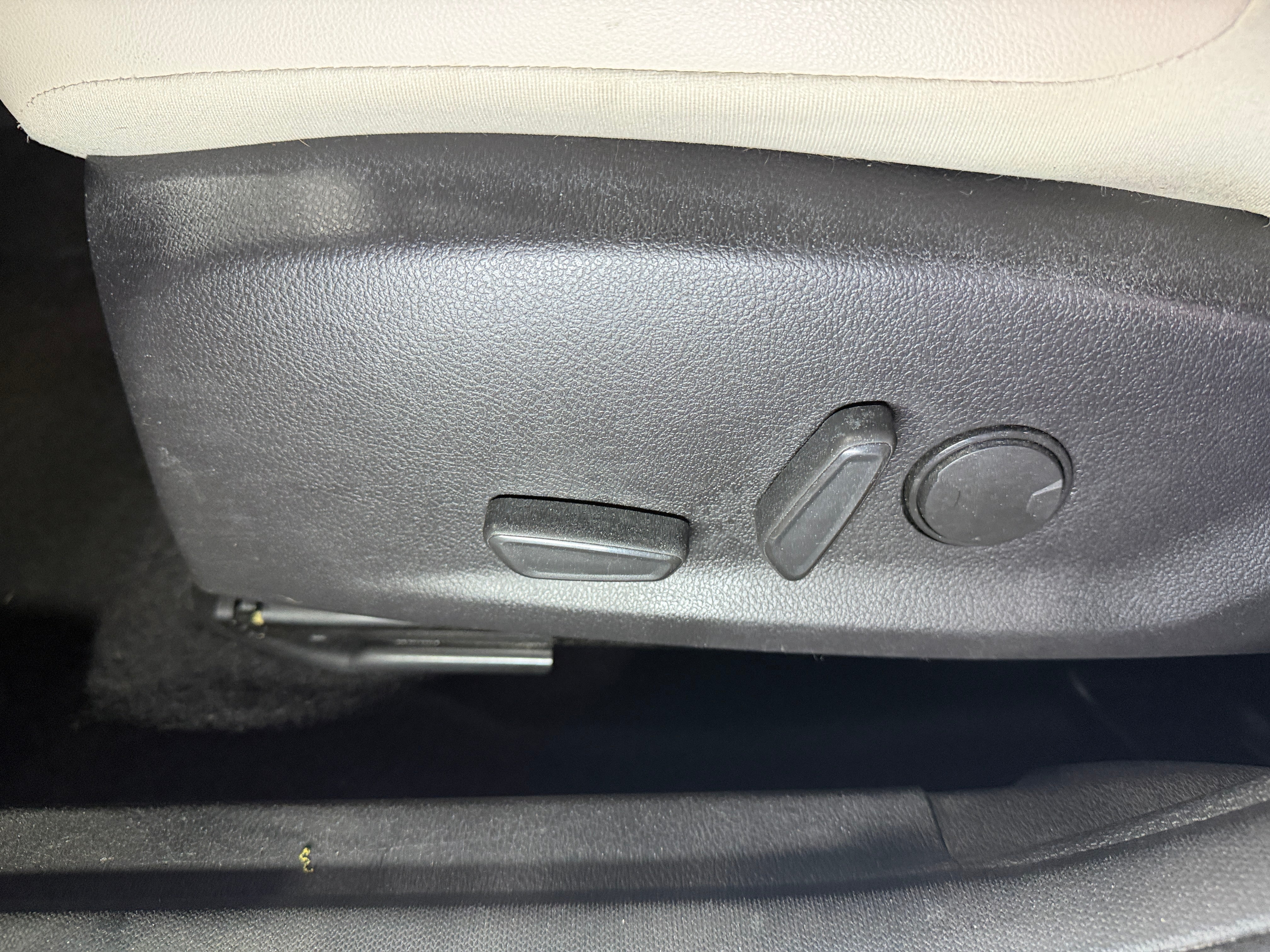 Used 2015 Ford Focus Titanium with VIN 1FADP3N21FL345043 for sale in Pewaukee, WI