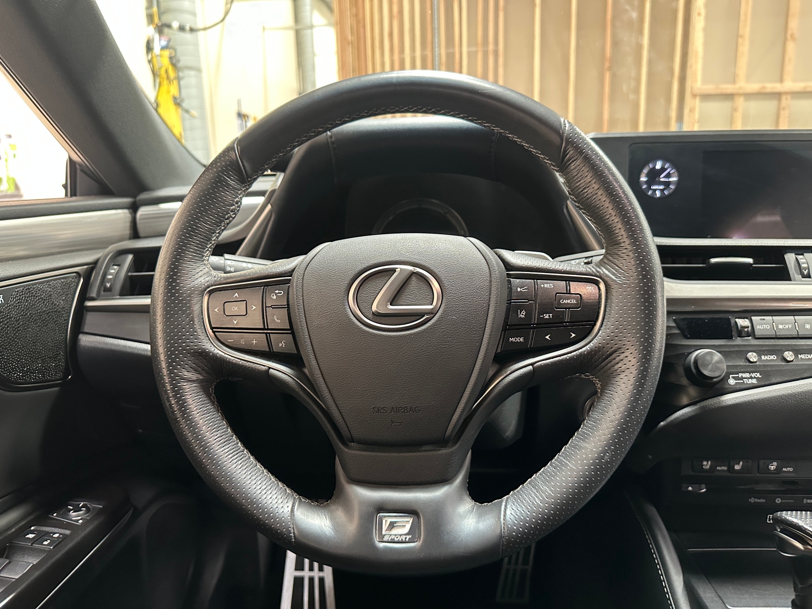 Thumbnail: 2019 Lexus ES - 5
