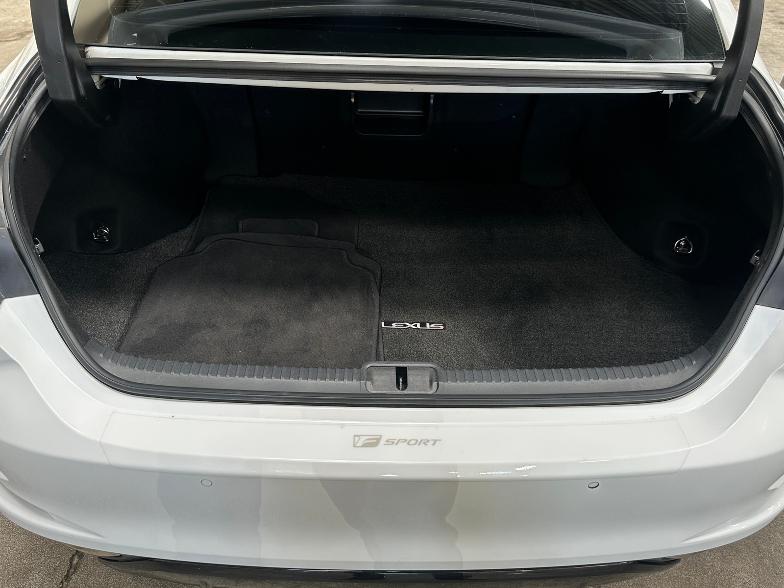 Thumbnail: 2019 Lexus ES - 7