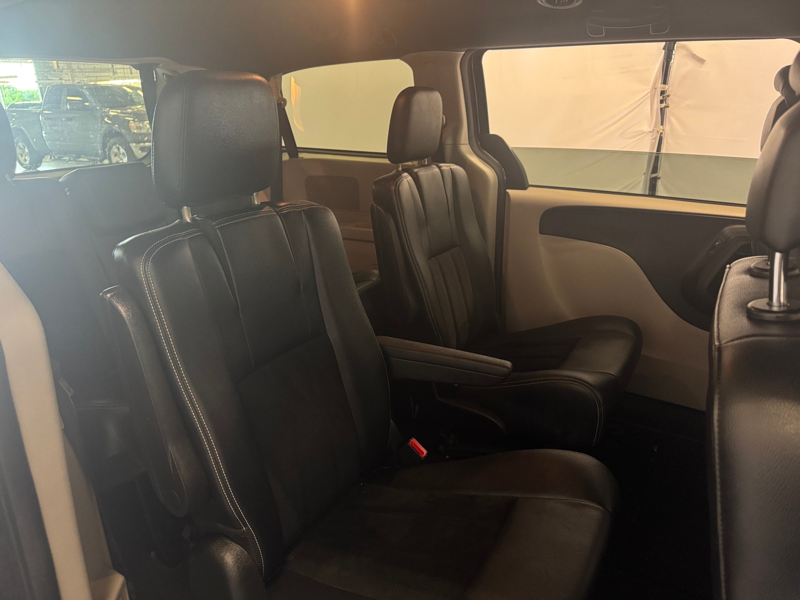 Thumbnail: 2017 Dodge Grand Caravan - 5