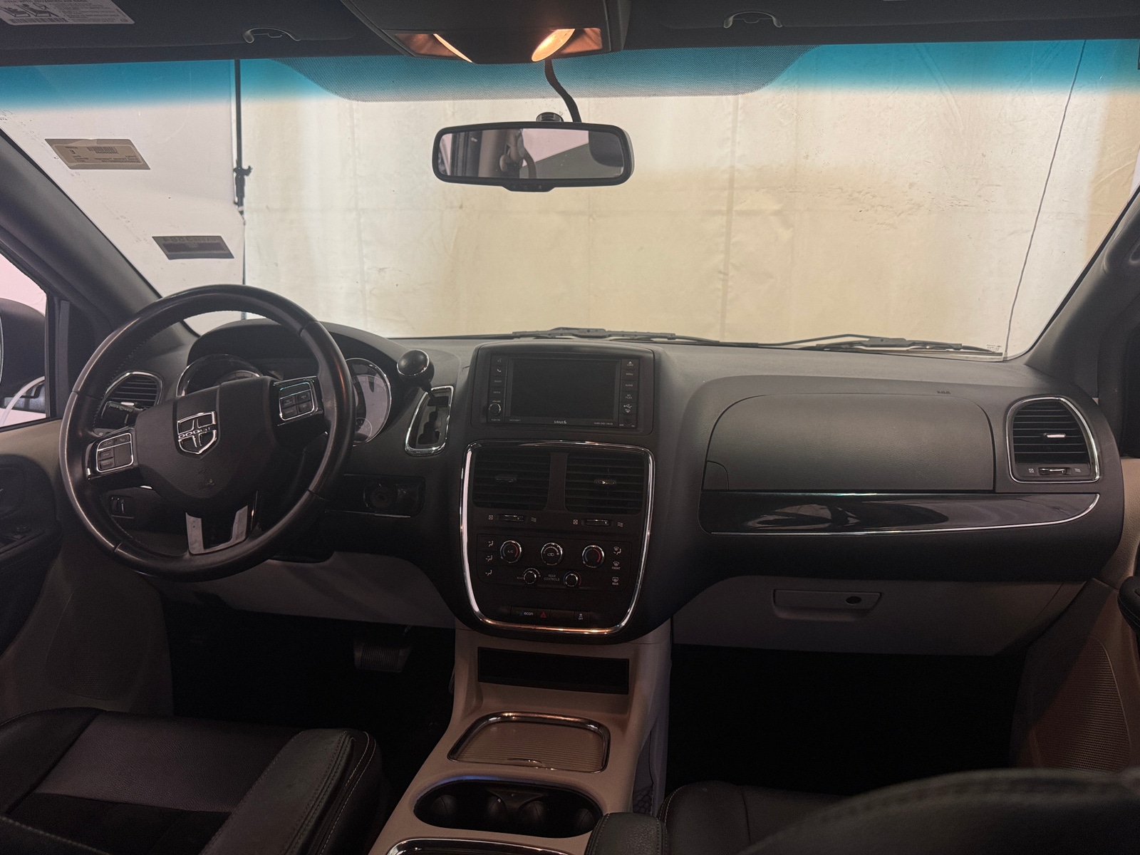 Thumbnail: 2017 Dodge Grand Caravan - 2