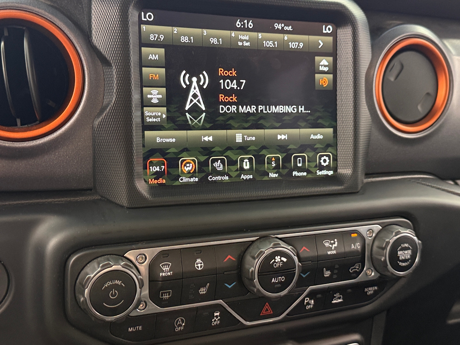Thumbnail: 2021 Jeep Gladiator - 3
