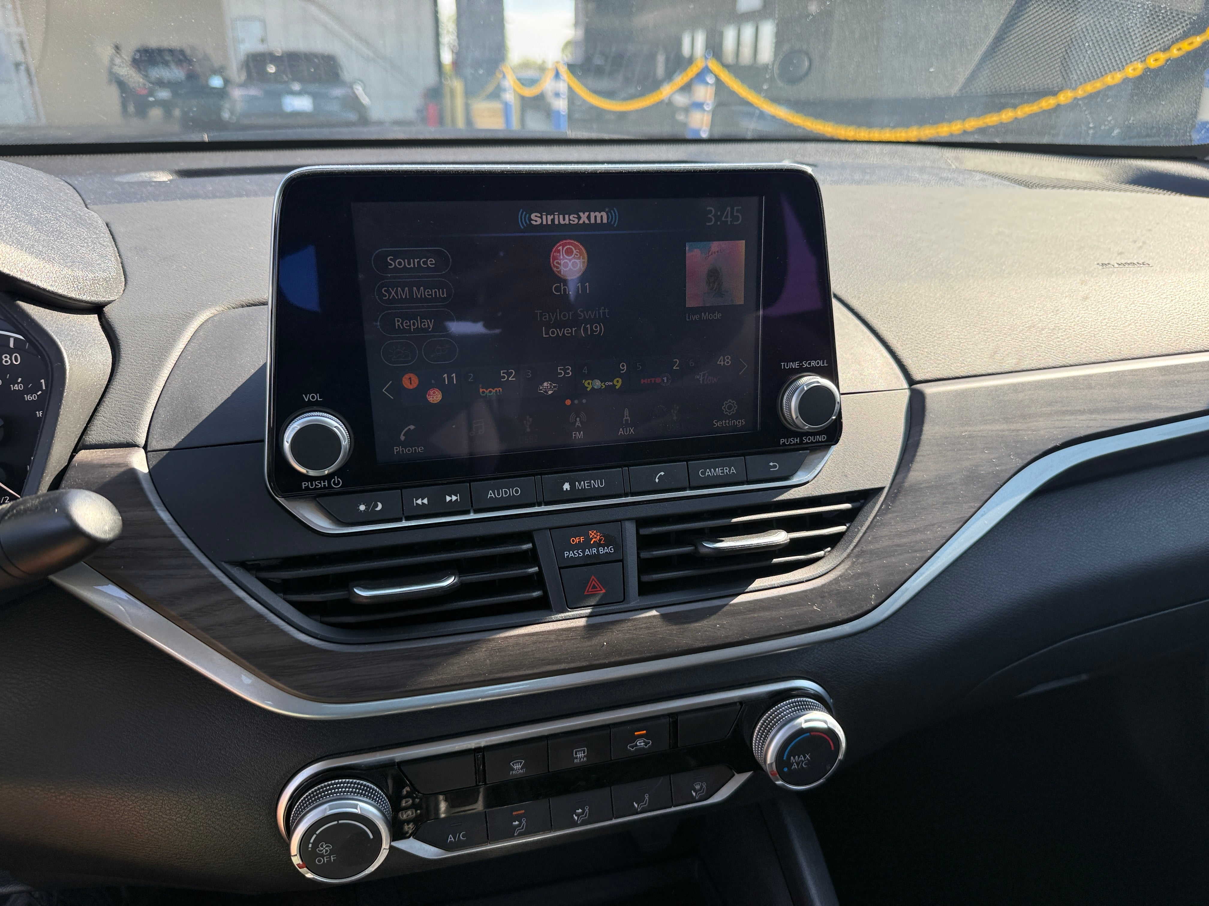 2025 Nissan Altima SV - Photo 13