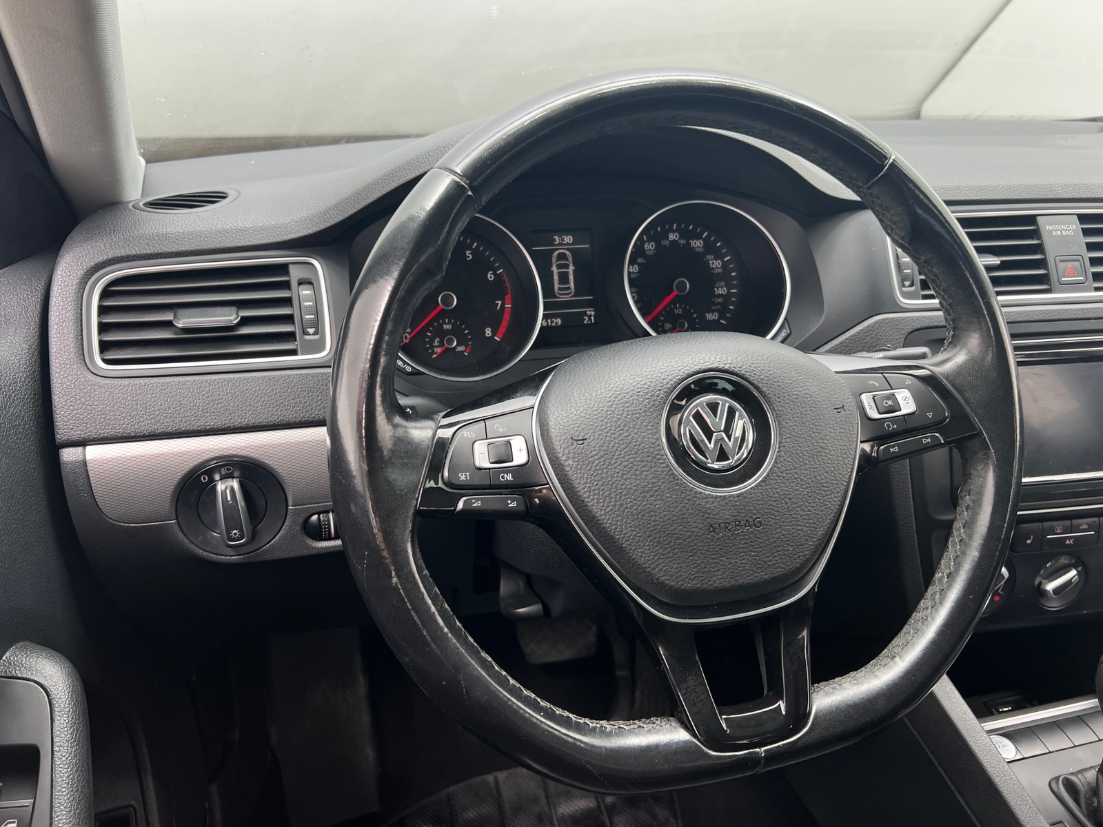 Thumbnail: 2017 Volkswagen Jetta - 4