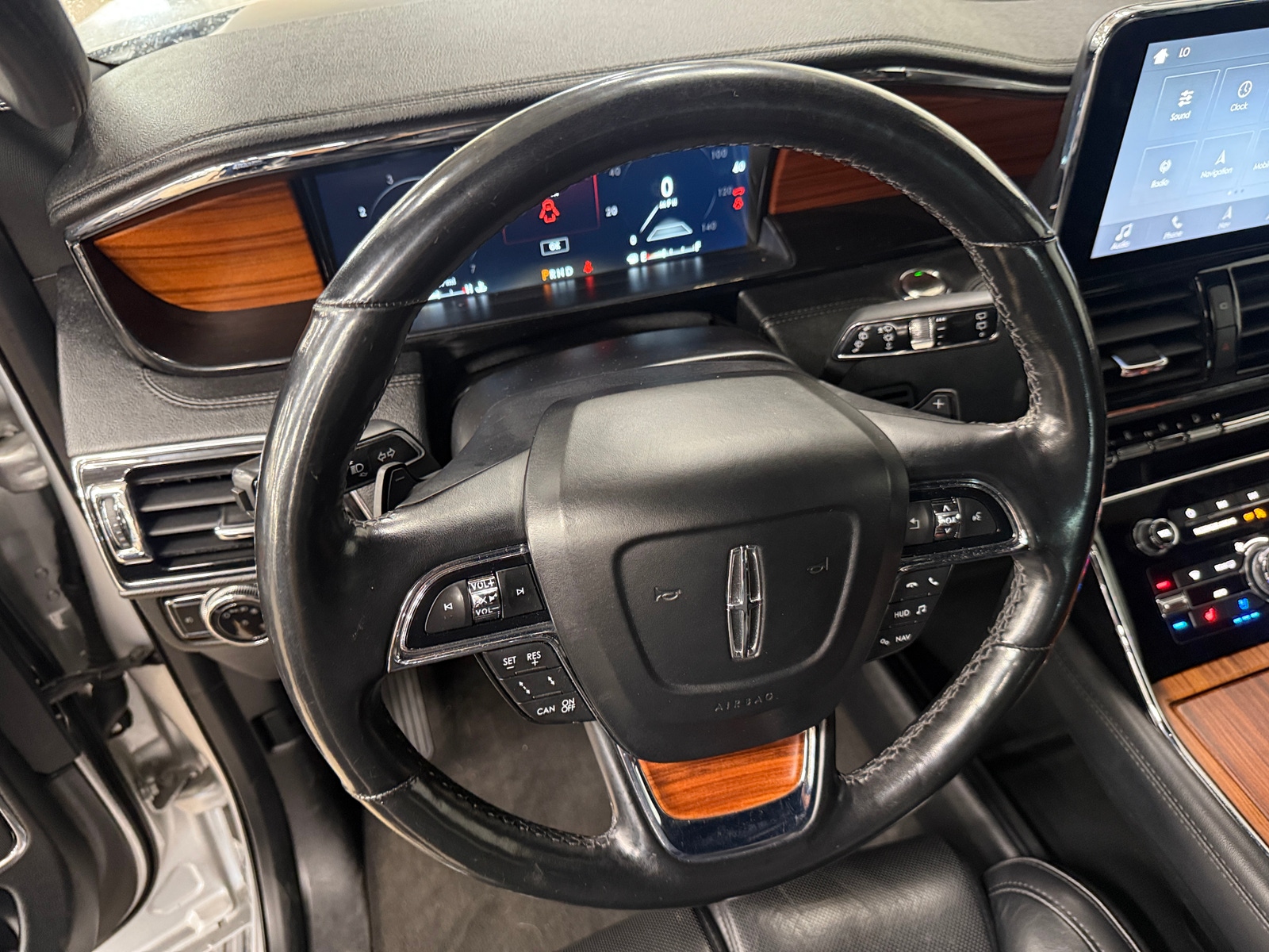 Thumbnail: 2019 Lincoln Navigator - 4