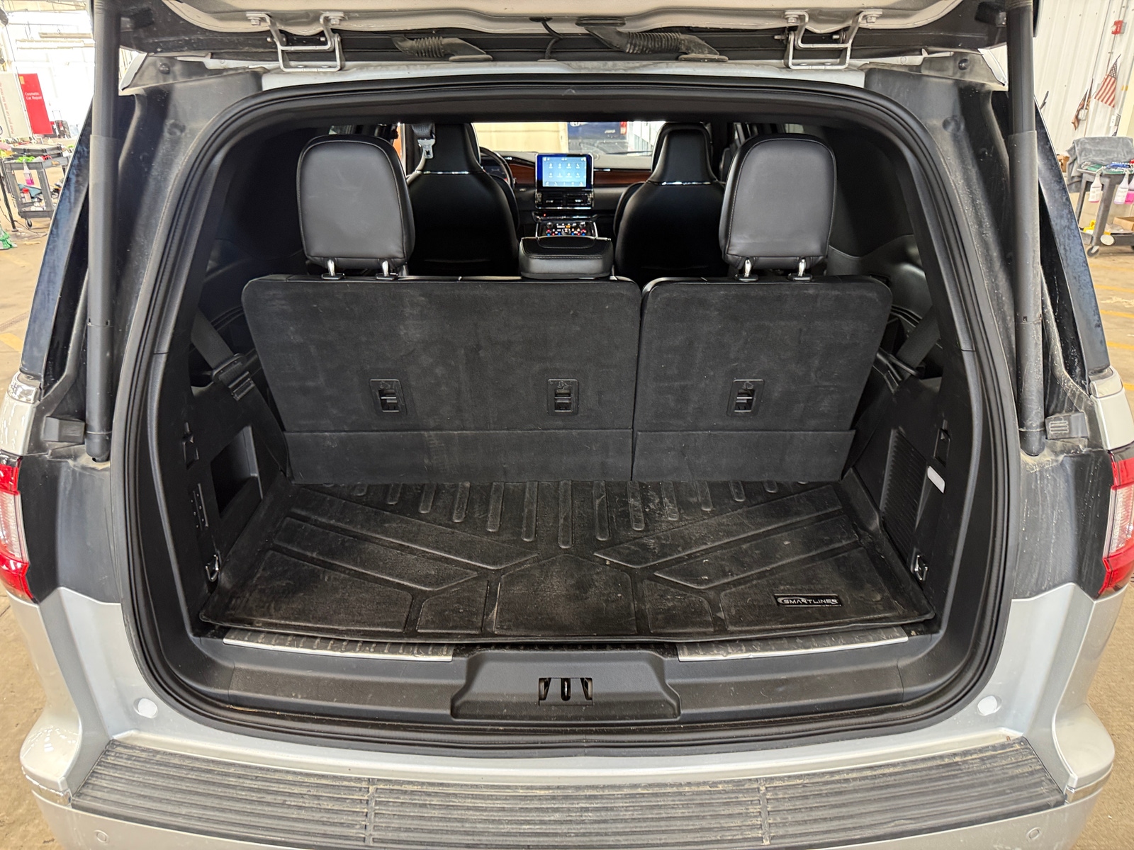 Thumbnail: 2019 Lincoln Navigator - 6