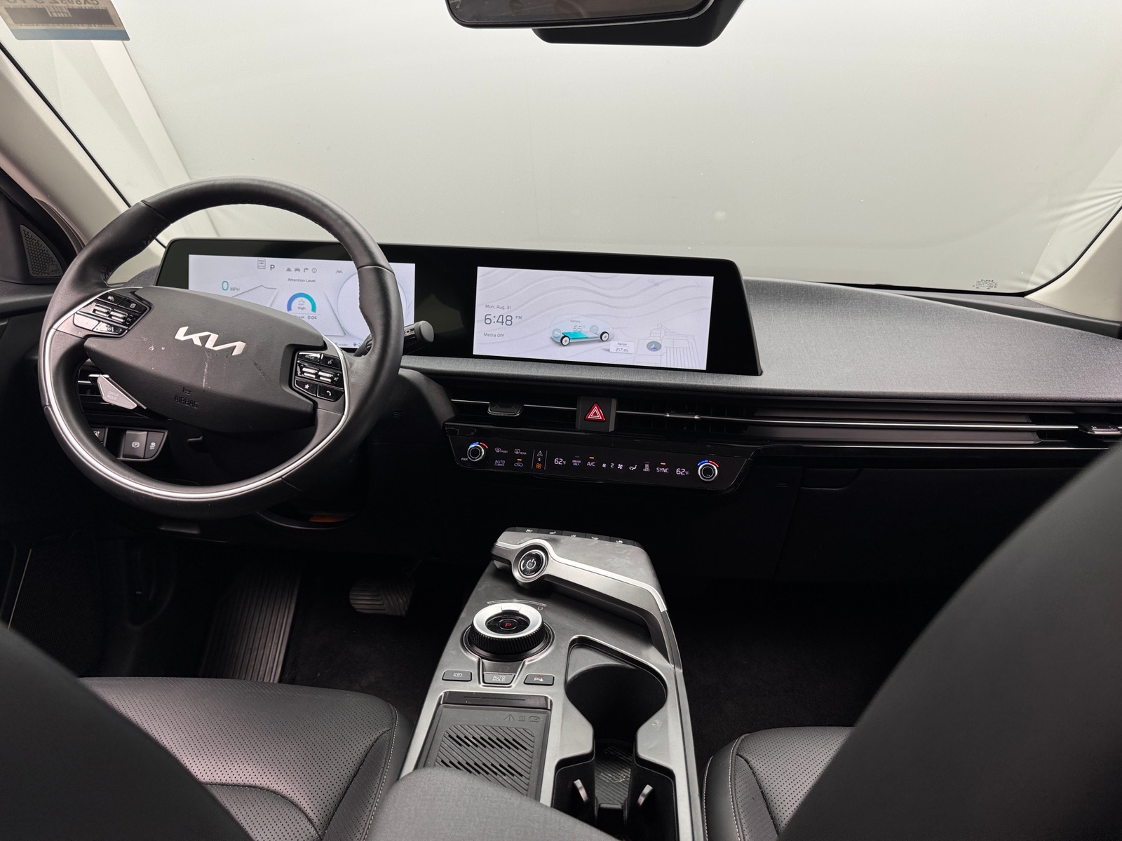 Thumbnail: 2023 Kia EV6 - 2