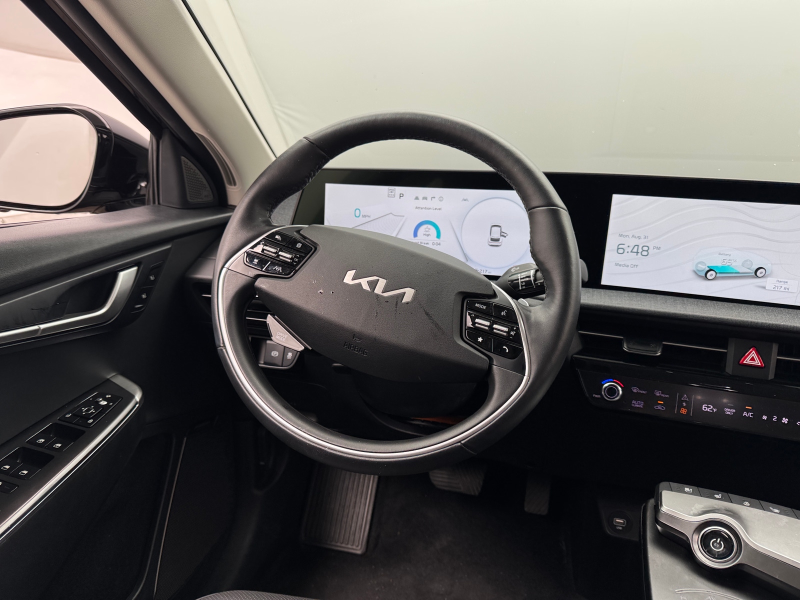 Thumbnail: 2023 Kia EV6 - 4