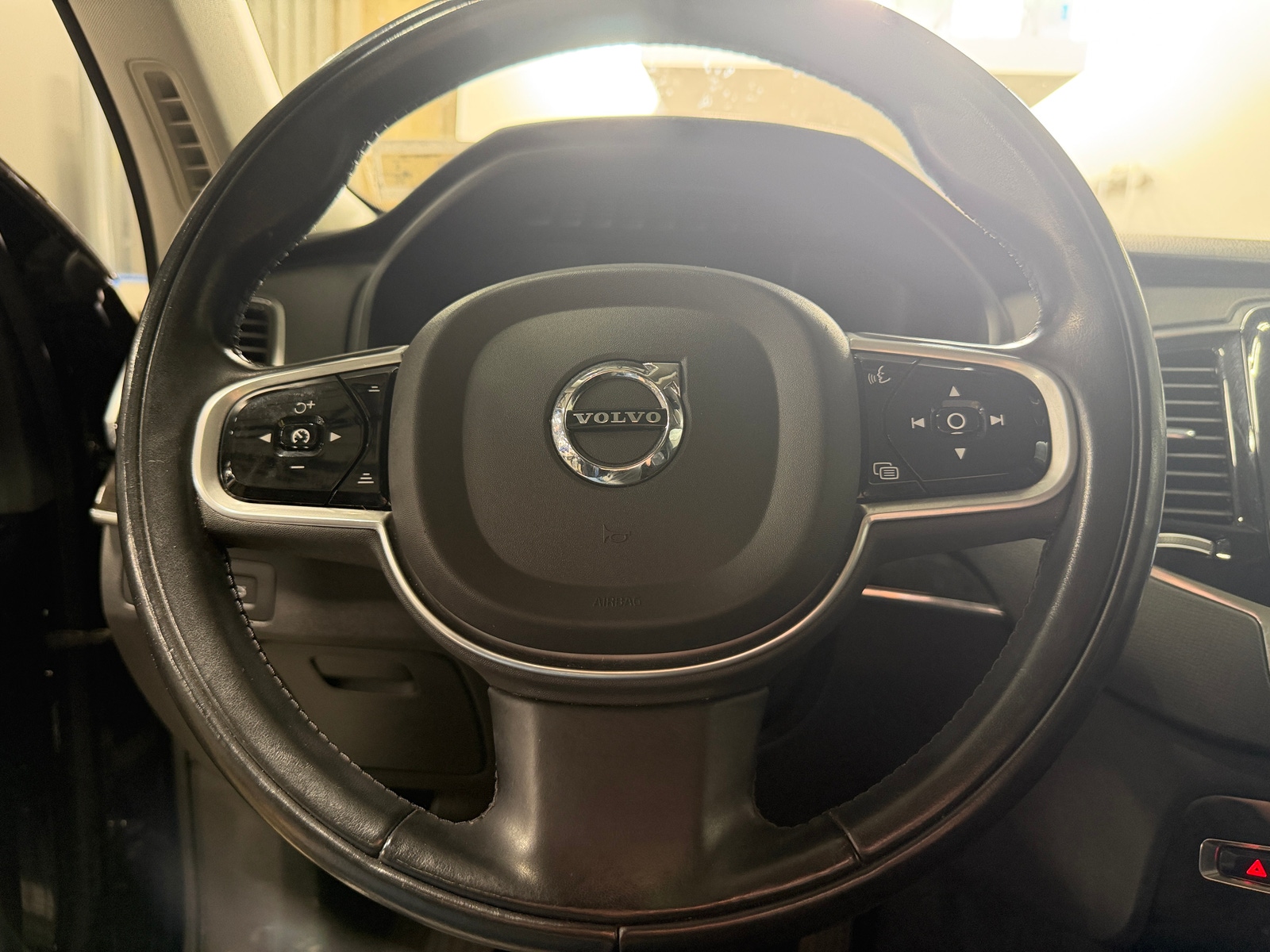 Thumbnail: 2018 Volvo XC90 - 4