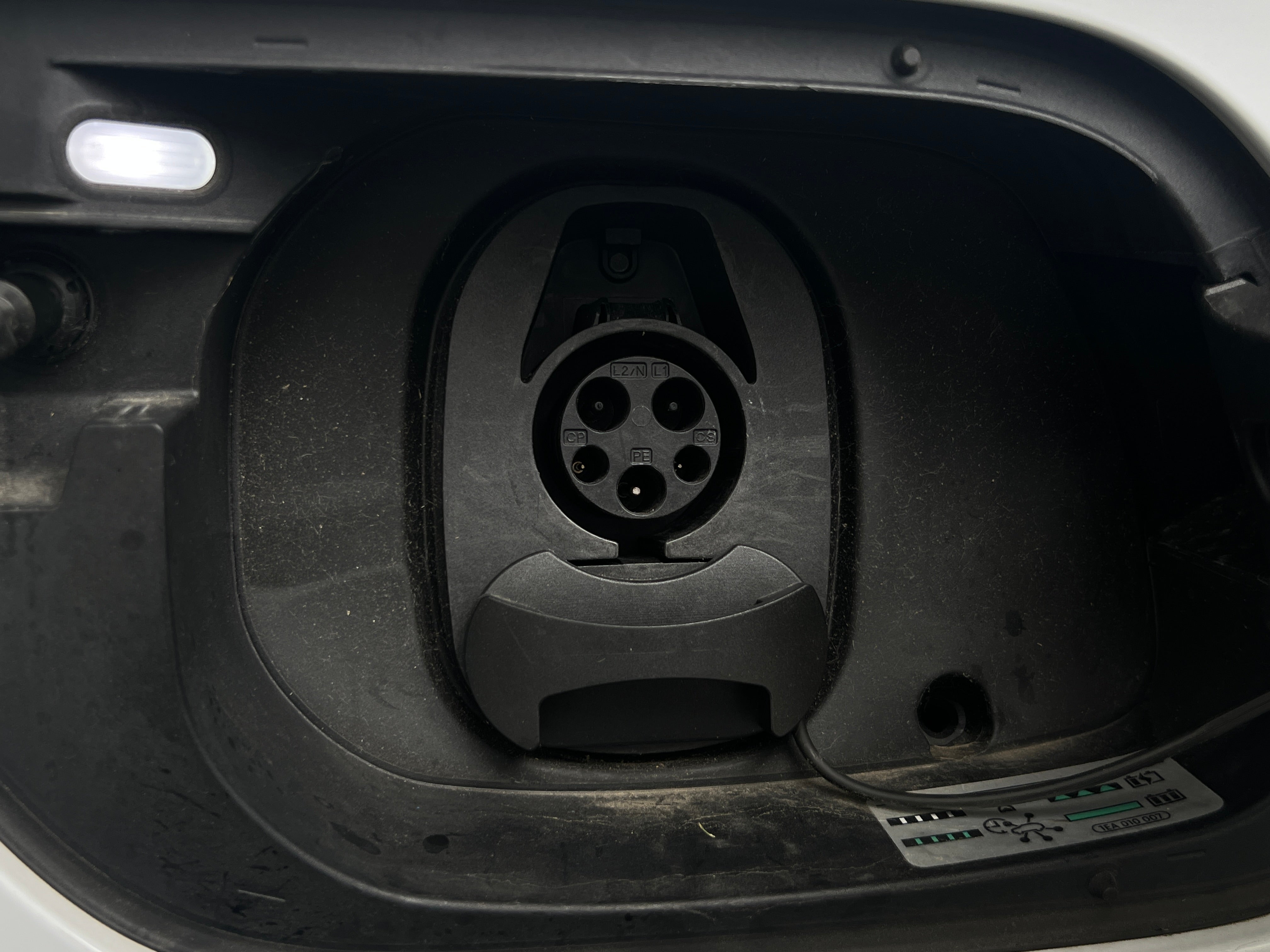 Used 2022 Volkswagen ID.4 PRO S with VIN WVGGNPE29NP050117 for sale in Oak Creek, WI