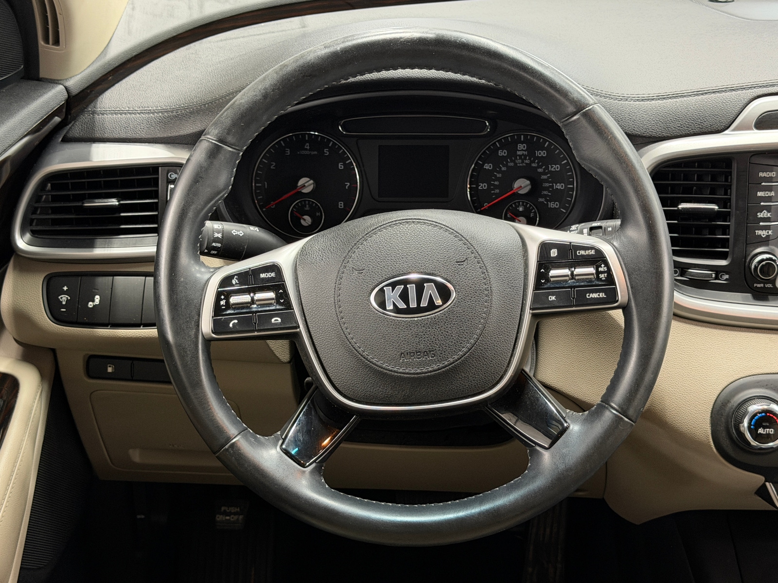 Thumbnail: 2020 Kia Sorento - 5
