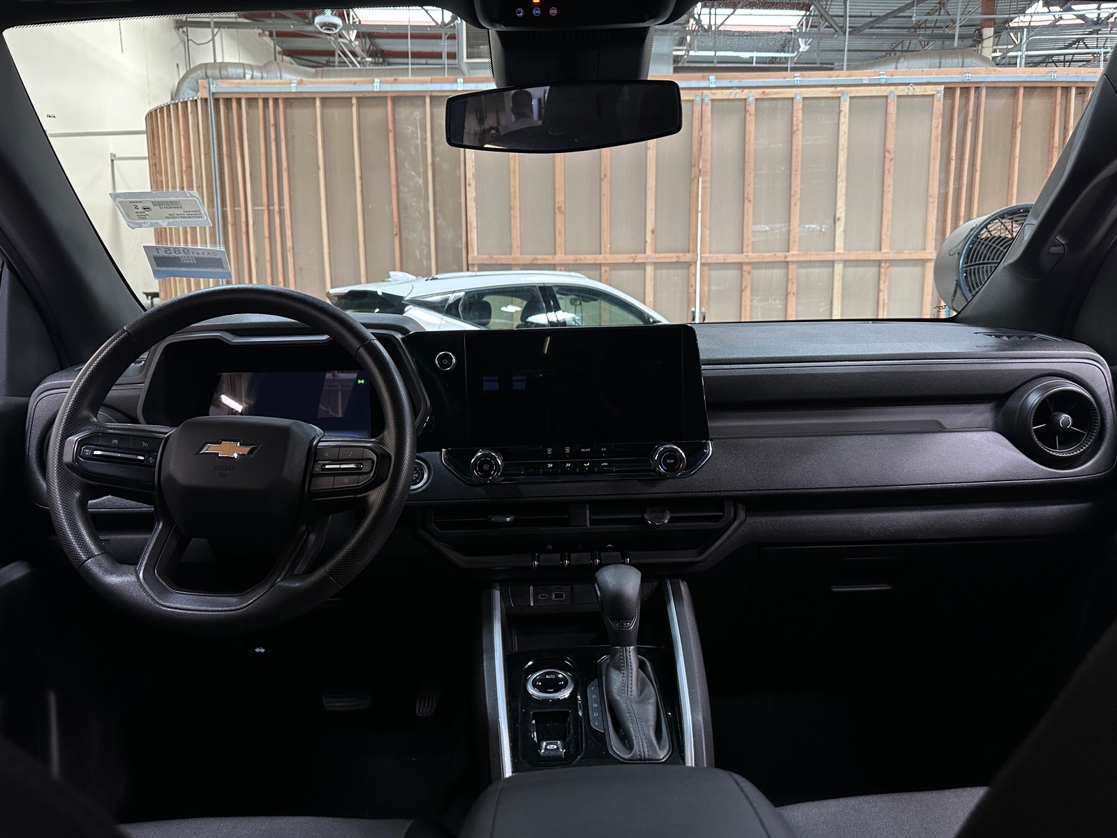 Thumbnail: 2023 Chevrolet Colorado - 3