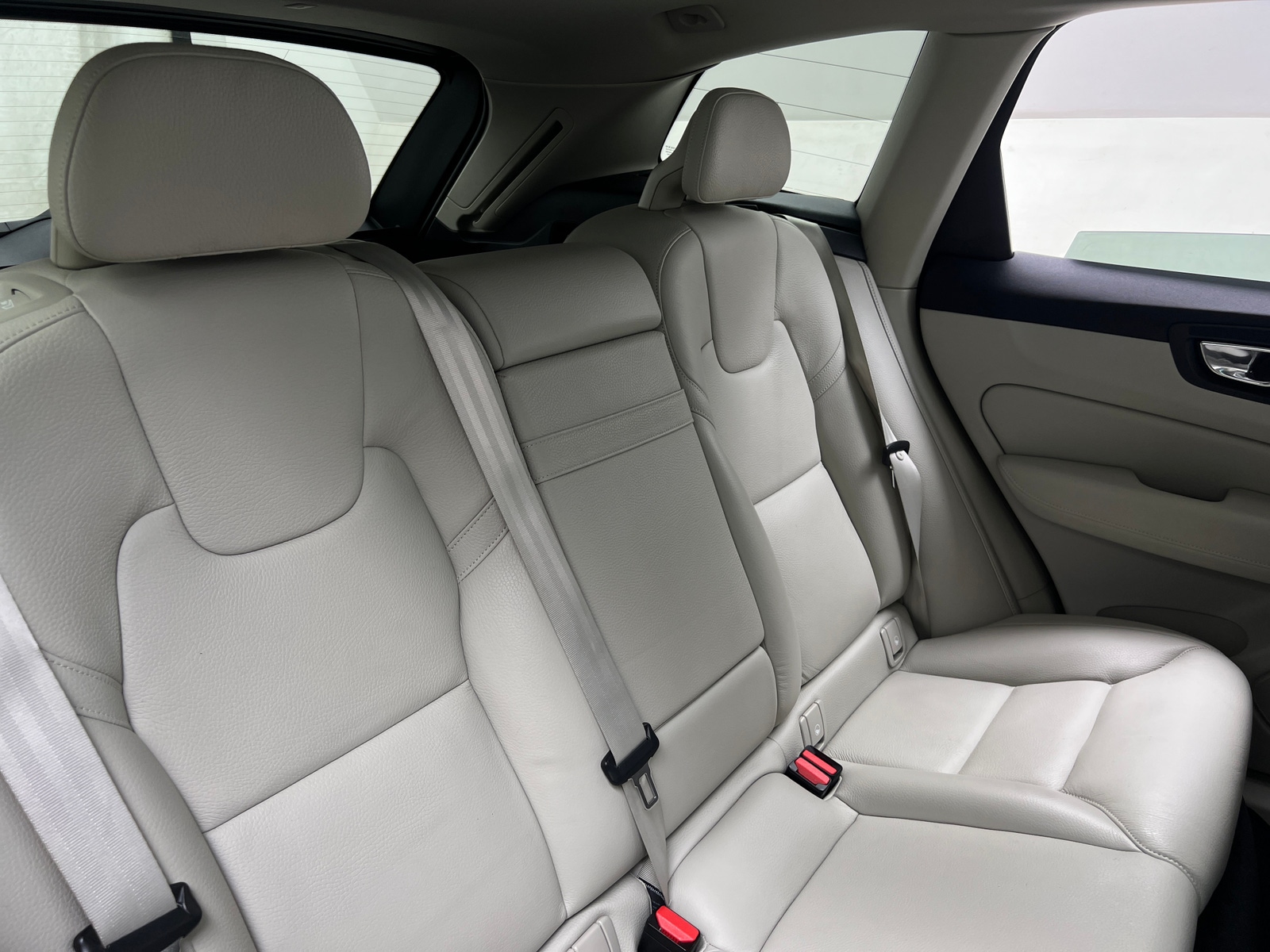 Thumbnail: 2018 Volvo XC60 - 5