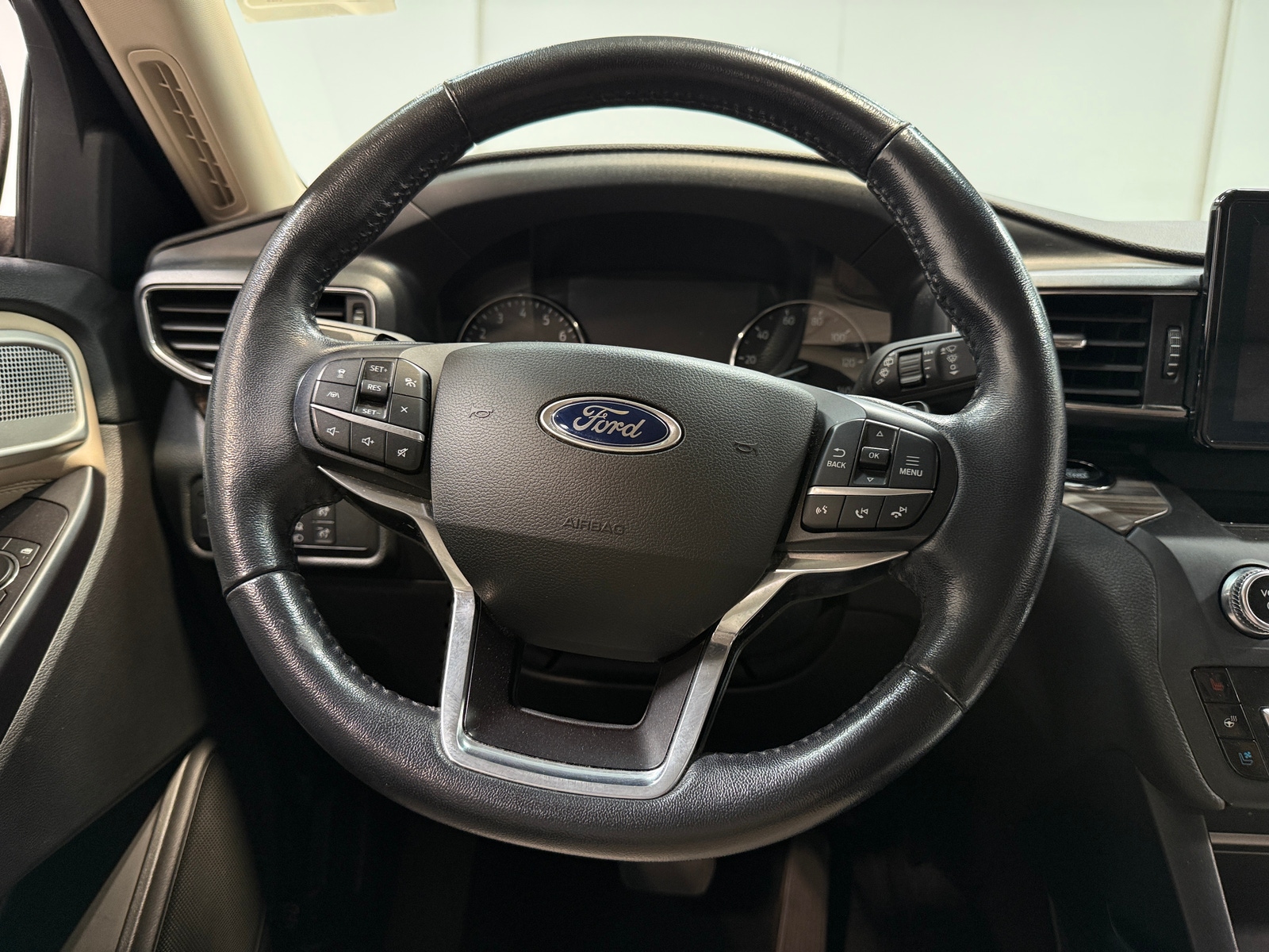 Thumbnail: 2020 Ford Explorer - 4