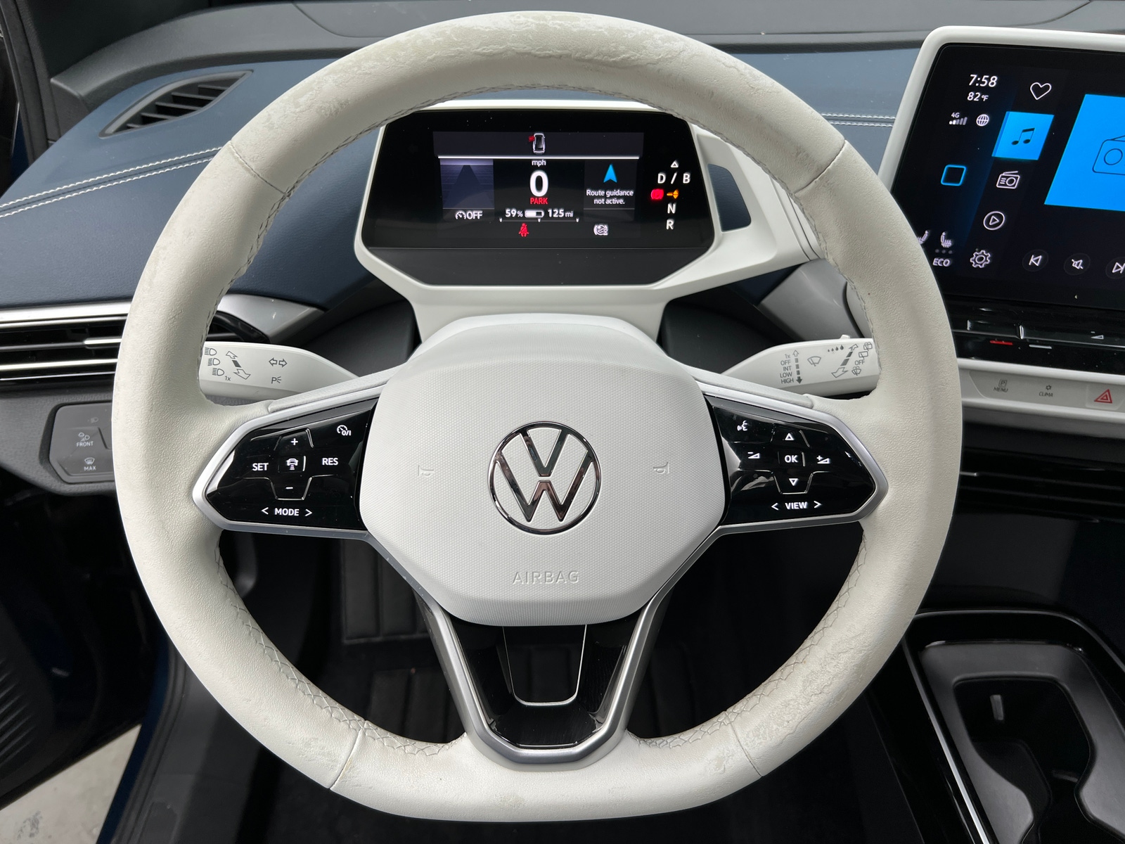Thumbnail: 2023 Volkswagen ID.4 - 5