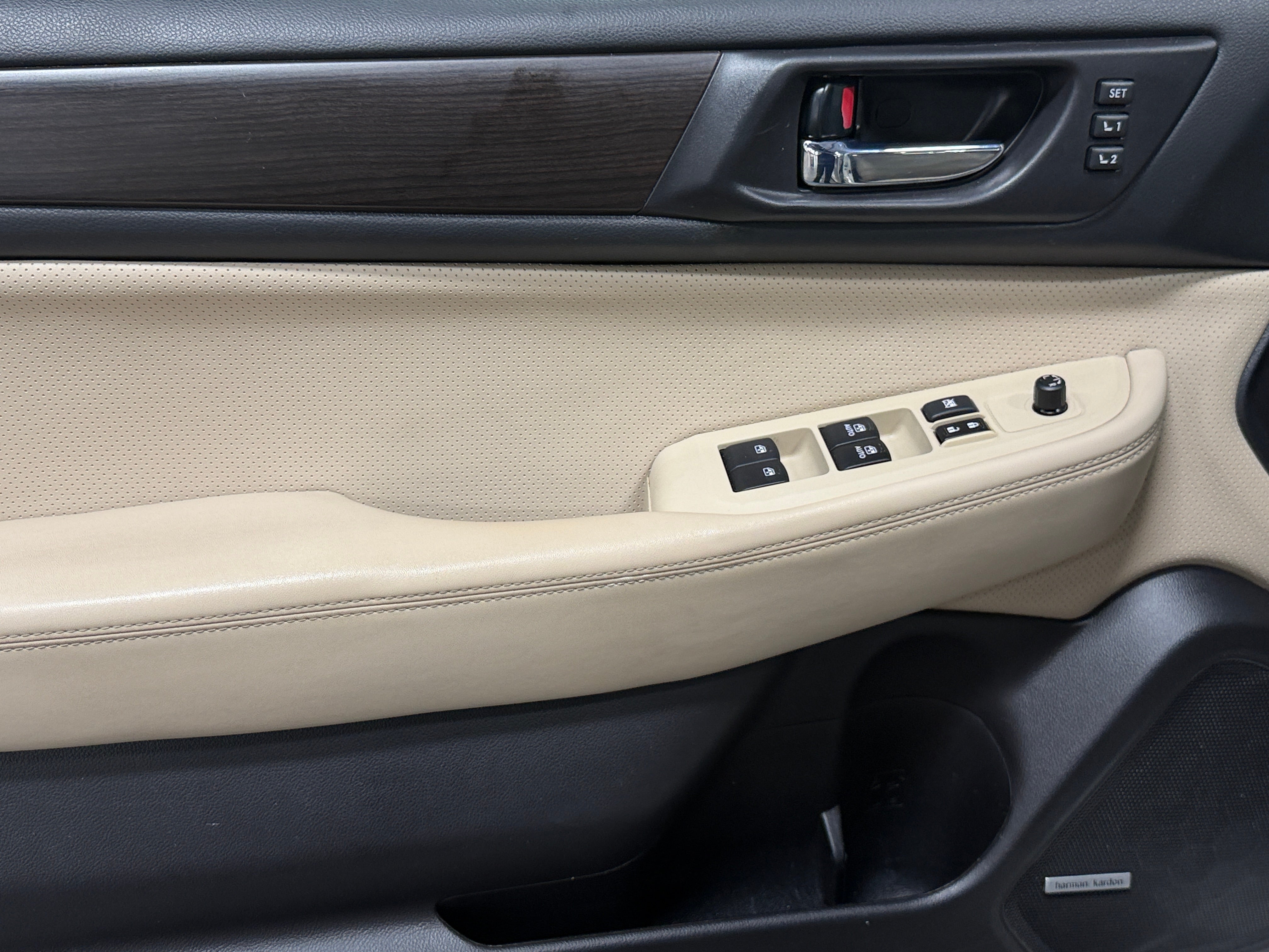 2017 Subaru Legacy Limited - Photo 2