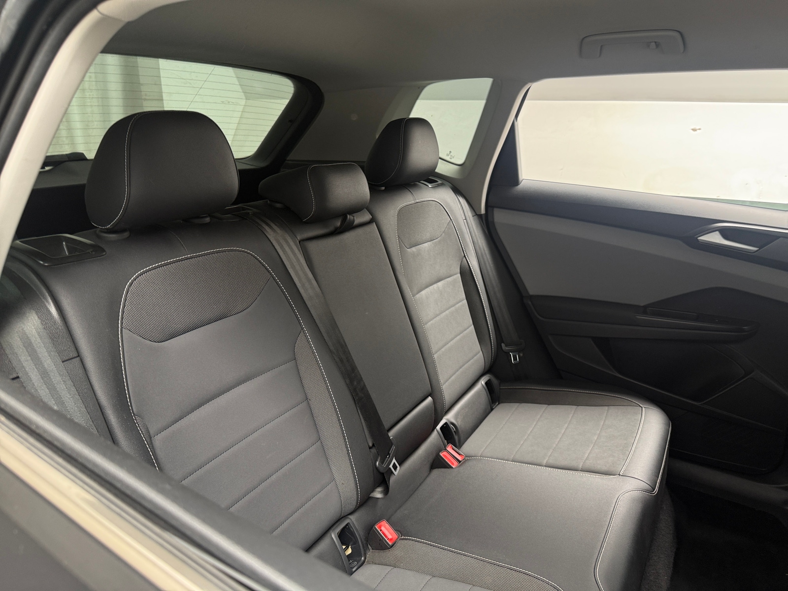 Thumbnail: 2022 Volkswagen Taos - 6