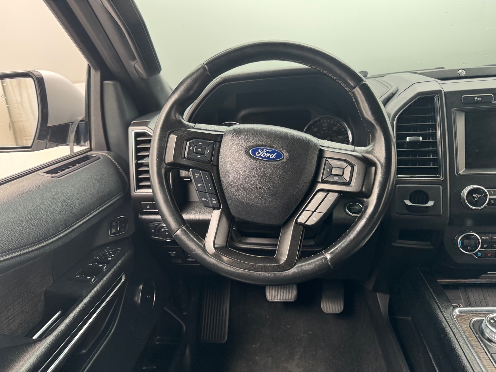 Thumbnail: 2019 Ford Expedition - 4