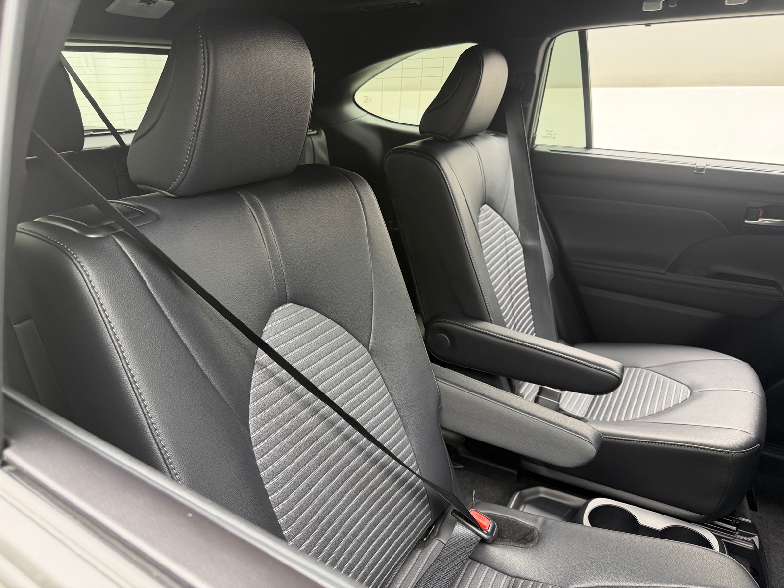 Thumbnail: 2026 Toyota Highlander - 5