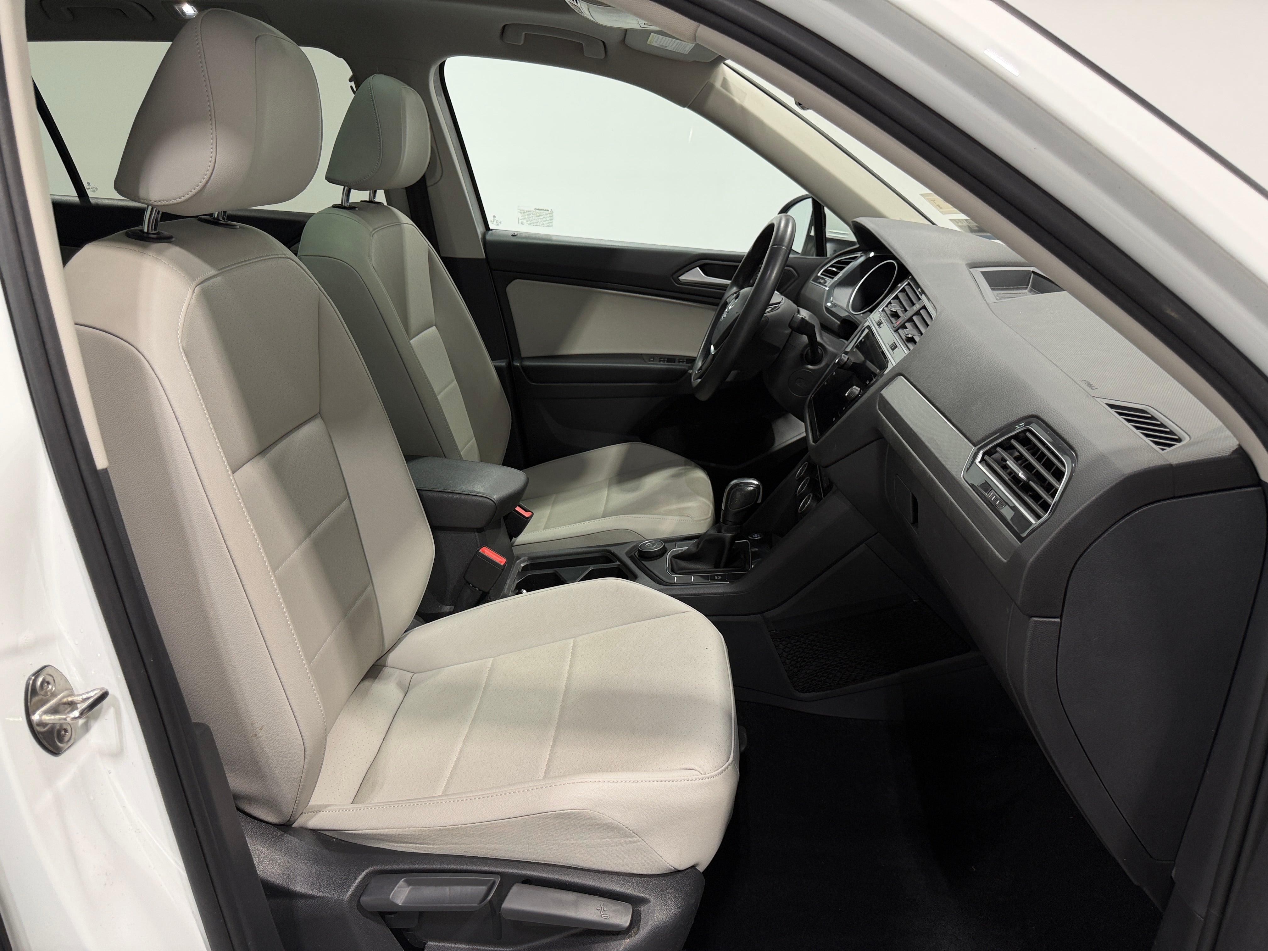 Used 2020 Volkswagen Tiguan SE with VIN 3VV2B7AXXLM097458 for sale in South Chesterfield, VA