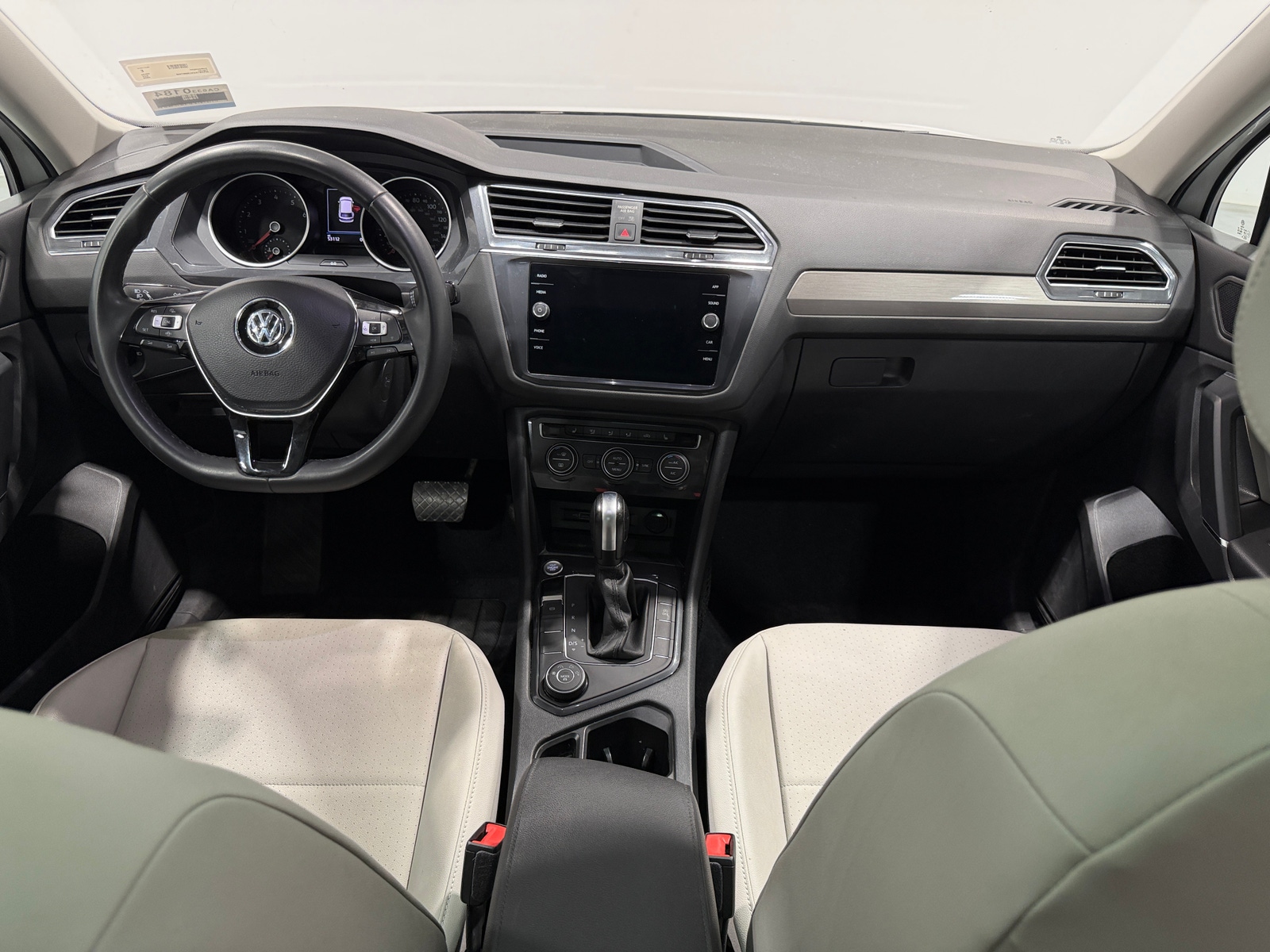 Thumbnail: 2020 Volkswagen Tiguan - 2
