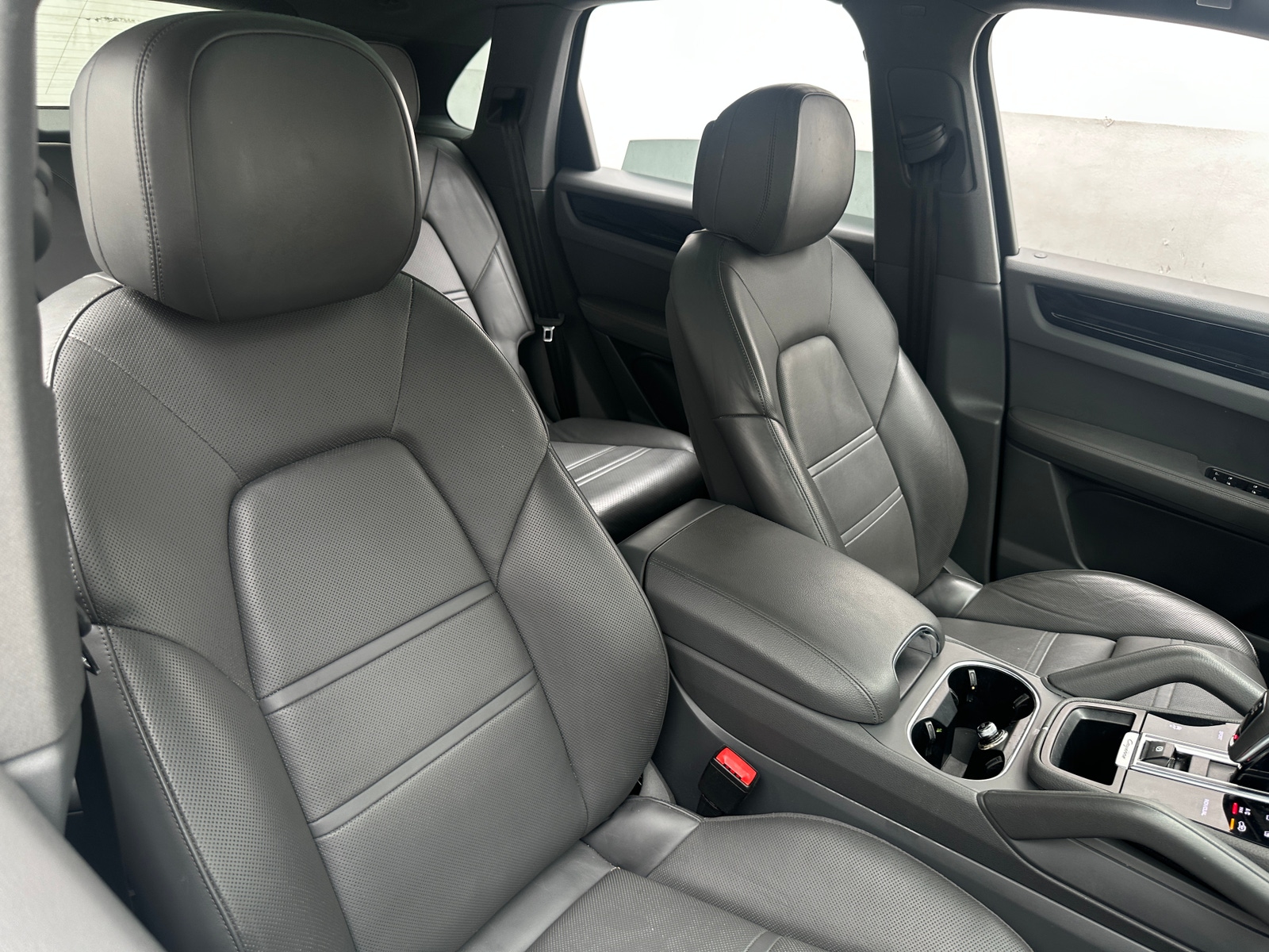 Thumbnail: 2019 Porsche Cayenne - 2