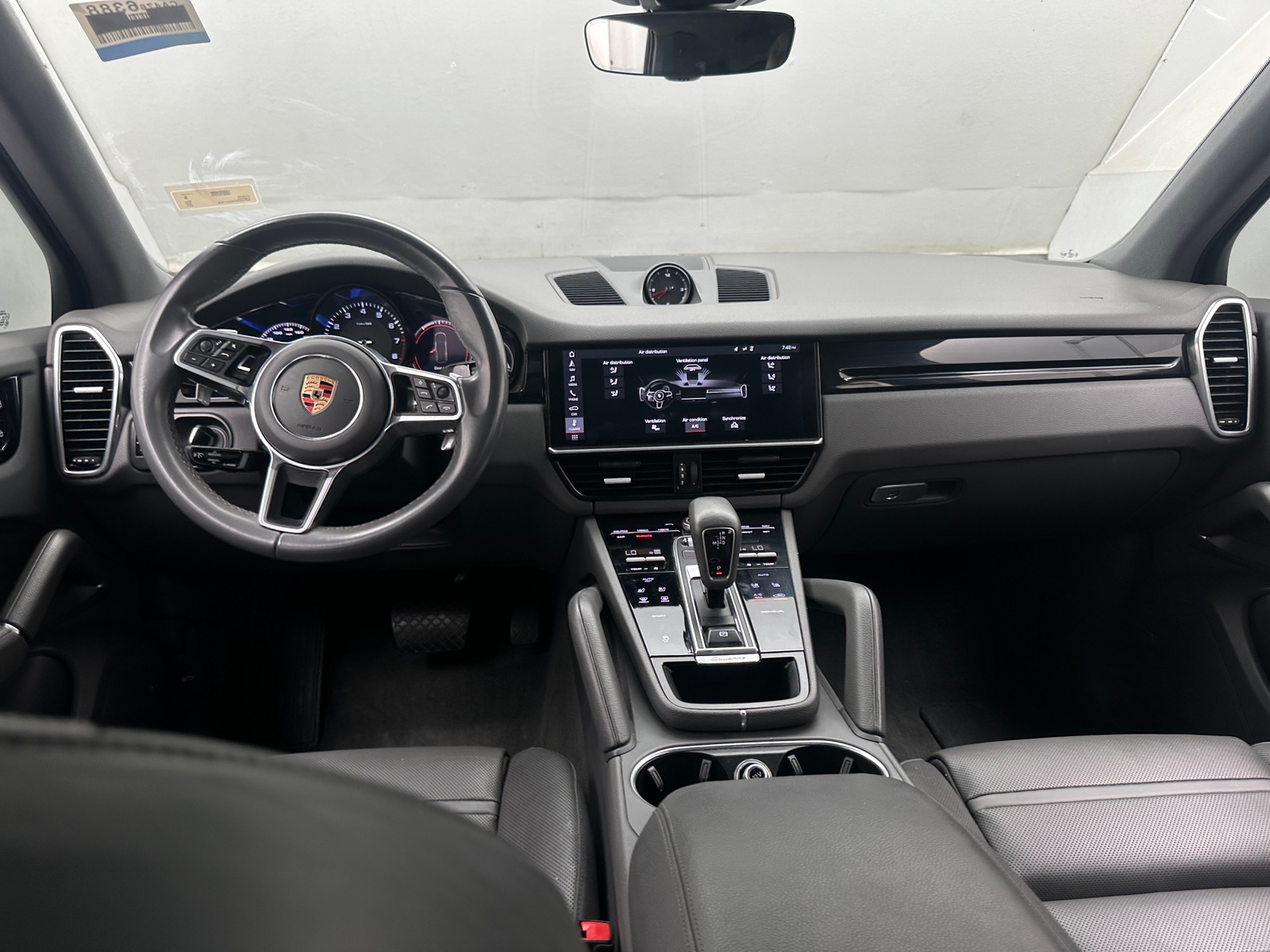 Thumbnail: 2019 Porsche Cayenne - 3
