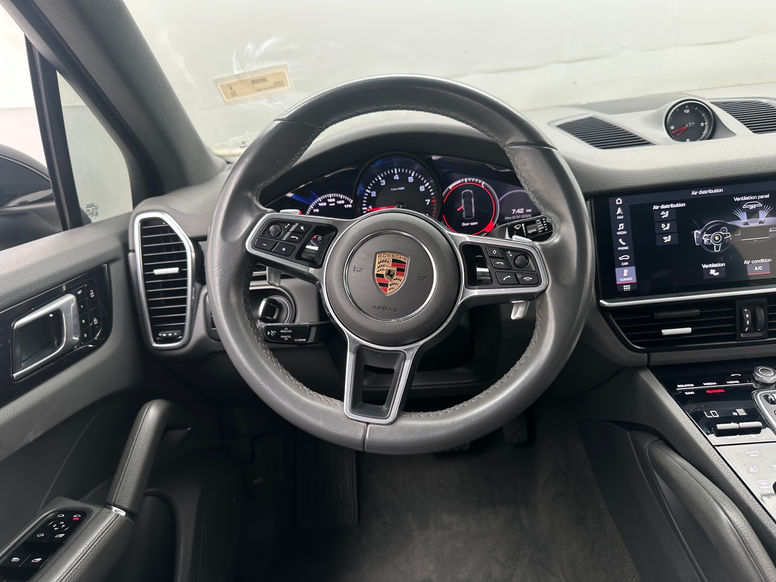 Thumbnail: 2019 Porsche Cayenne - 5