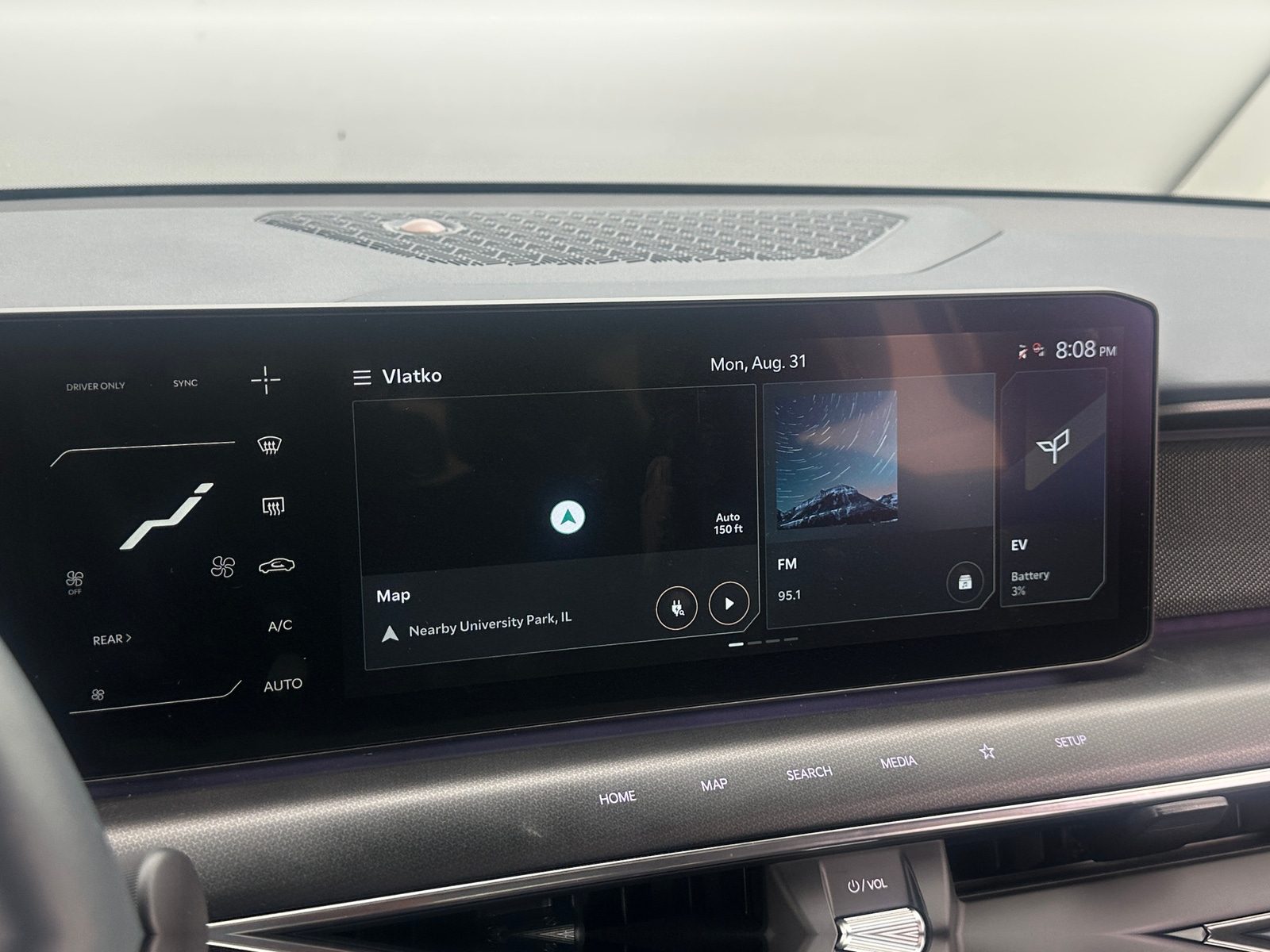 Thumbnail: 2024 Kia EV9 - 3