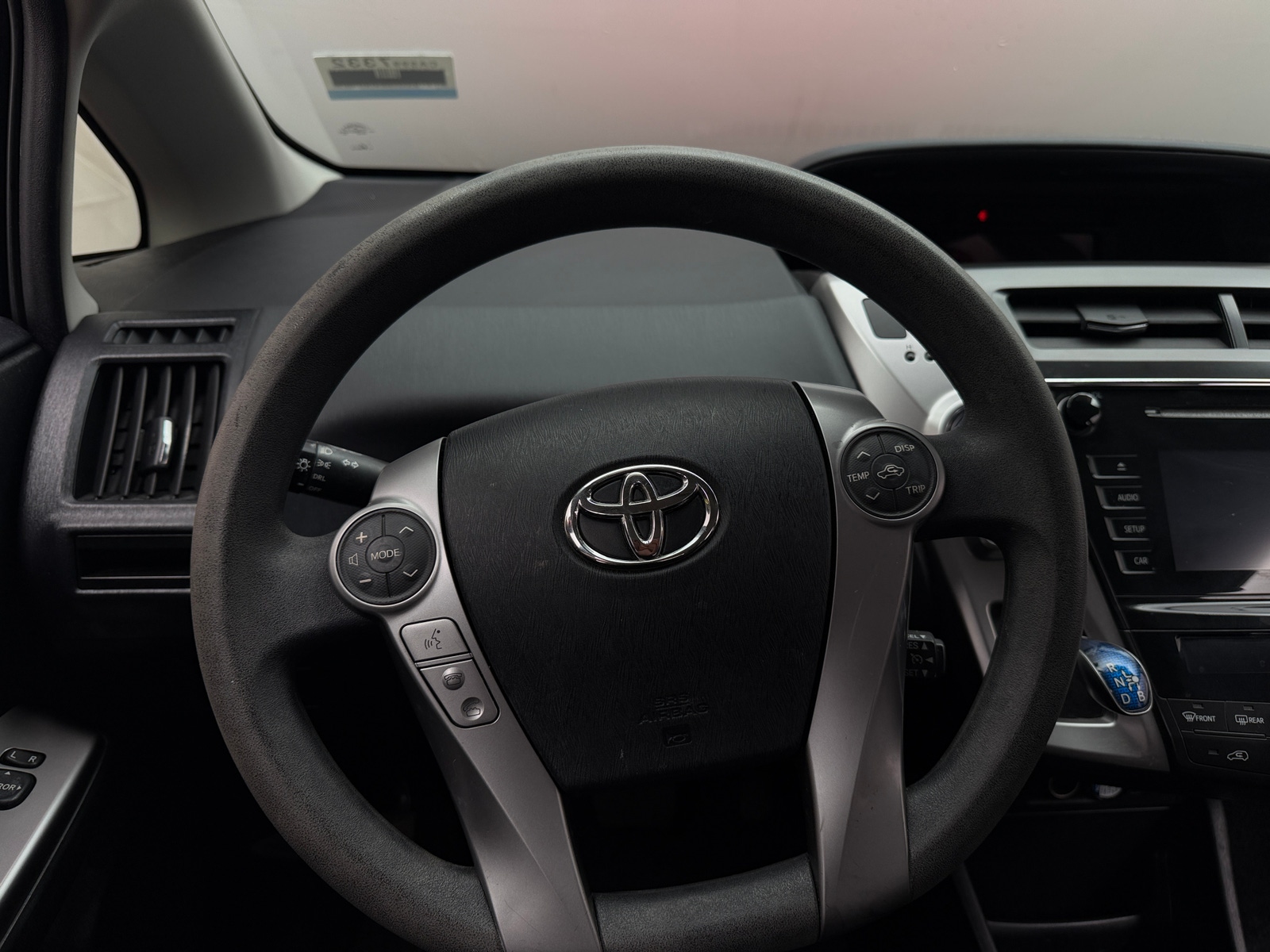 Thumbnail: 2017 Toyota Prius v - 5