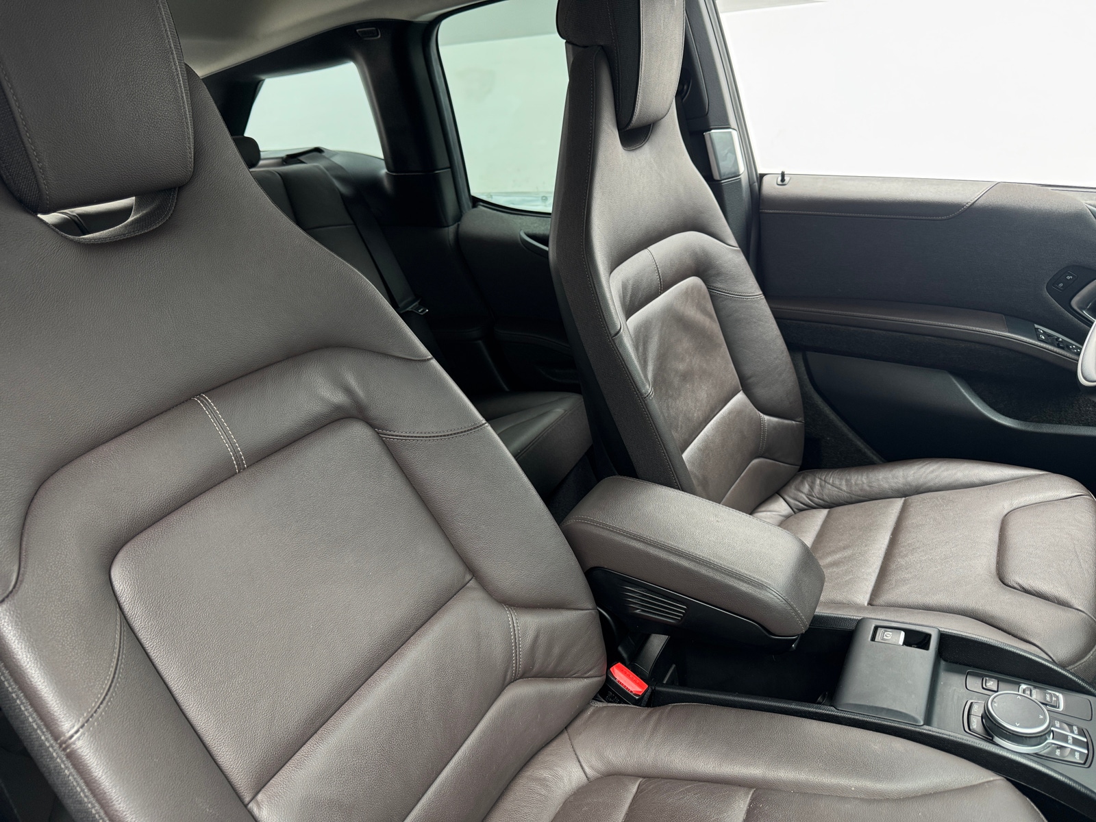 Thumbnail: 2019 BMW i3 - 2