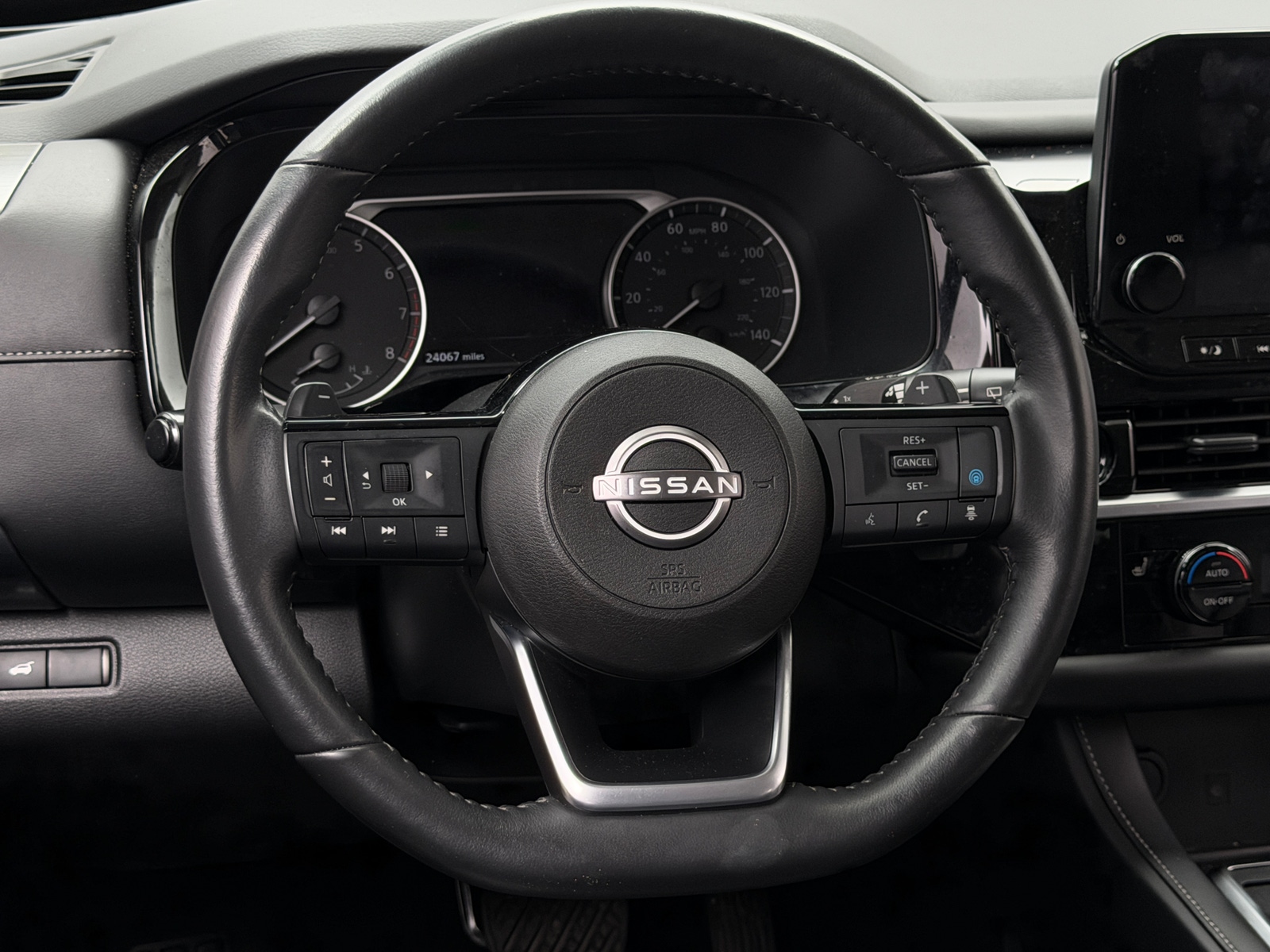 Thumbnail: 2023 Nissan Pathfinder - 4