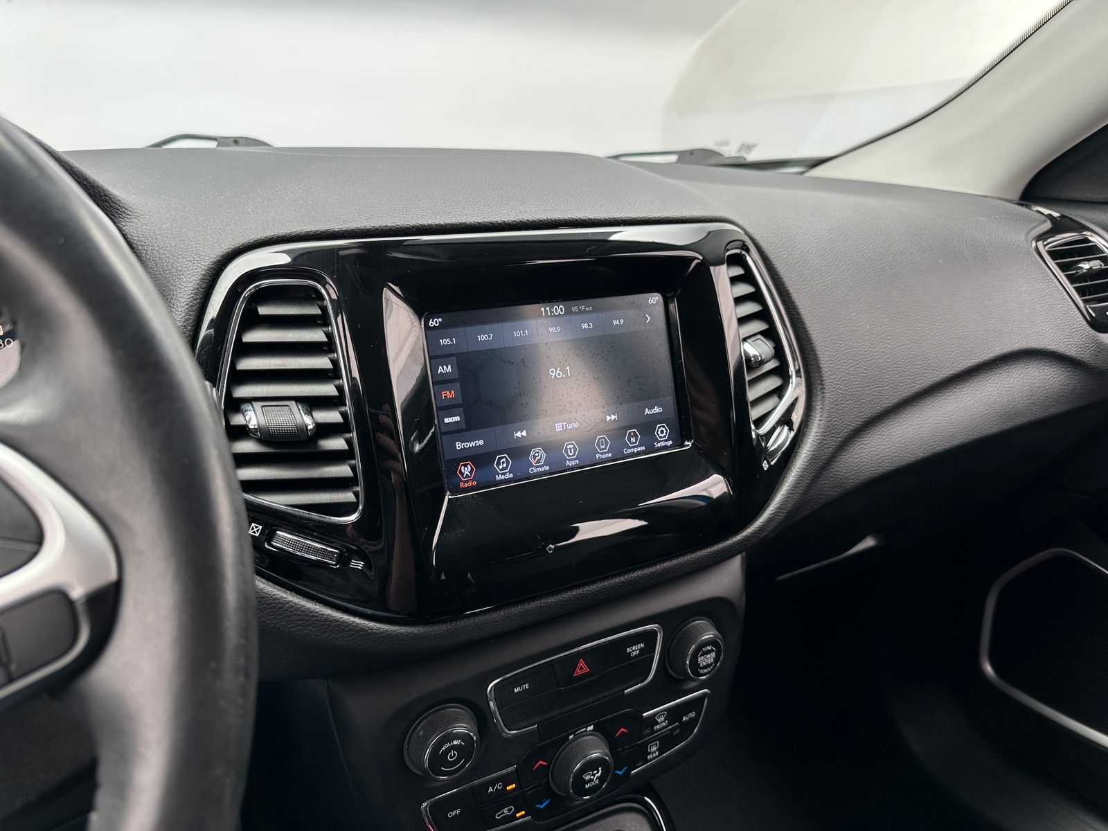 Thumbnail: 2019 Jeep Compass - 4