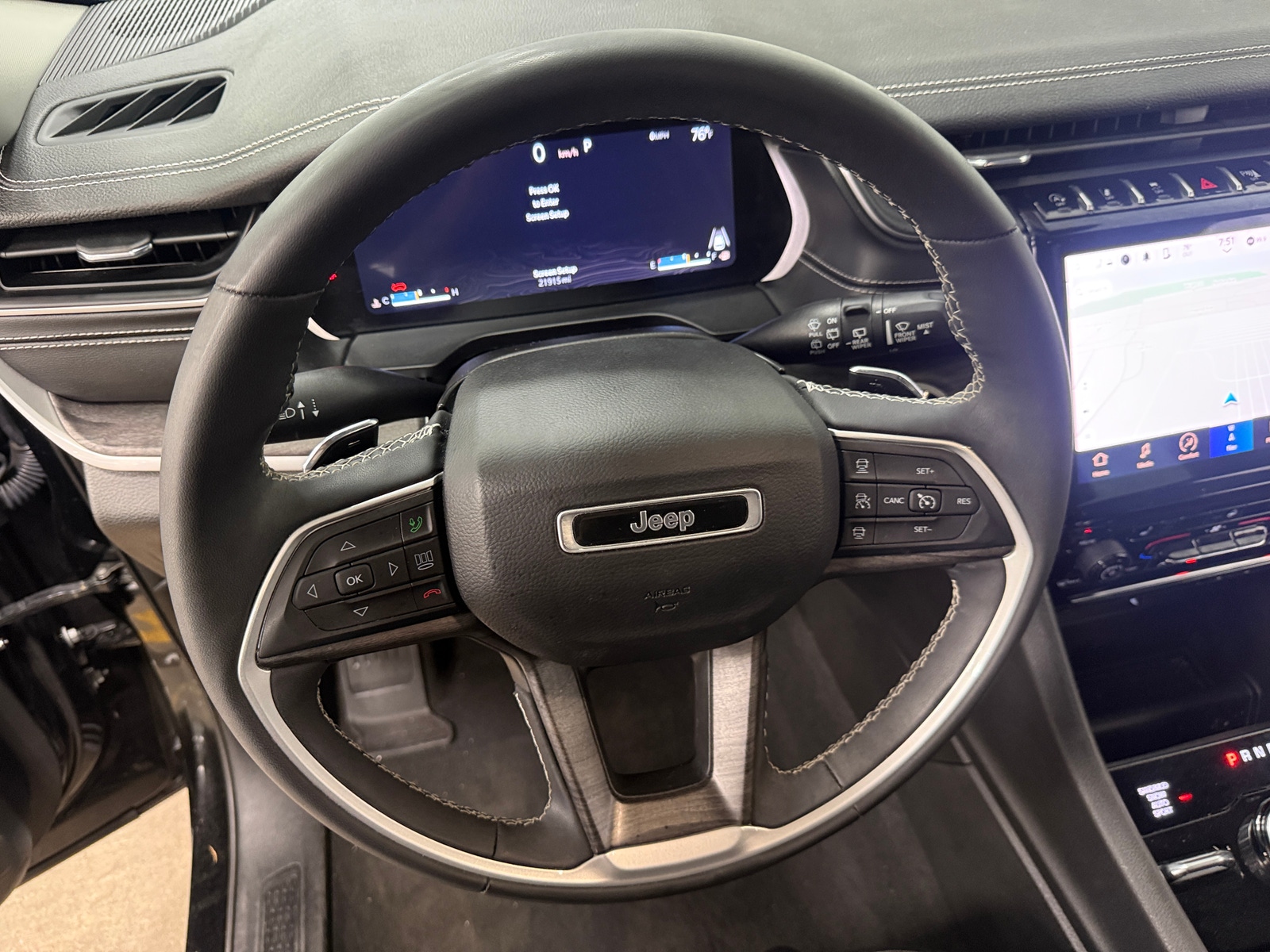 Thumbnail: 2023 Jeep Grand Cherokee L - 4