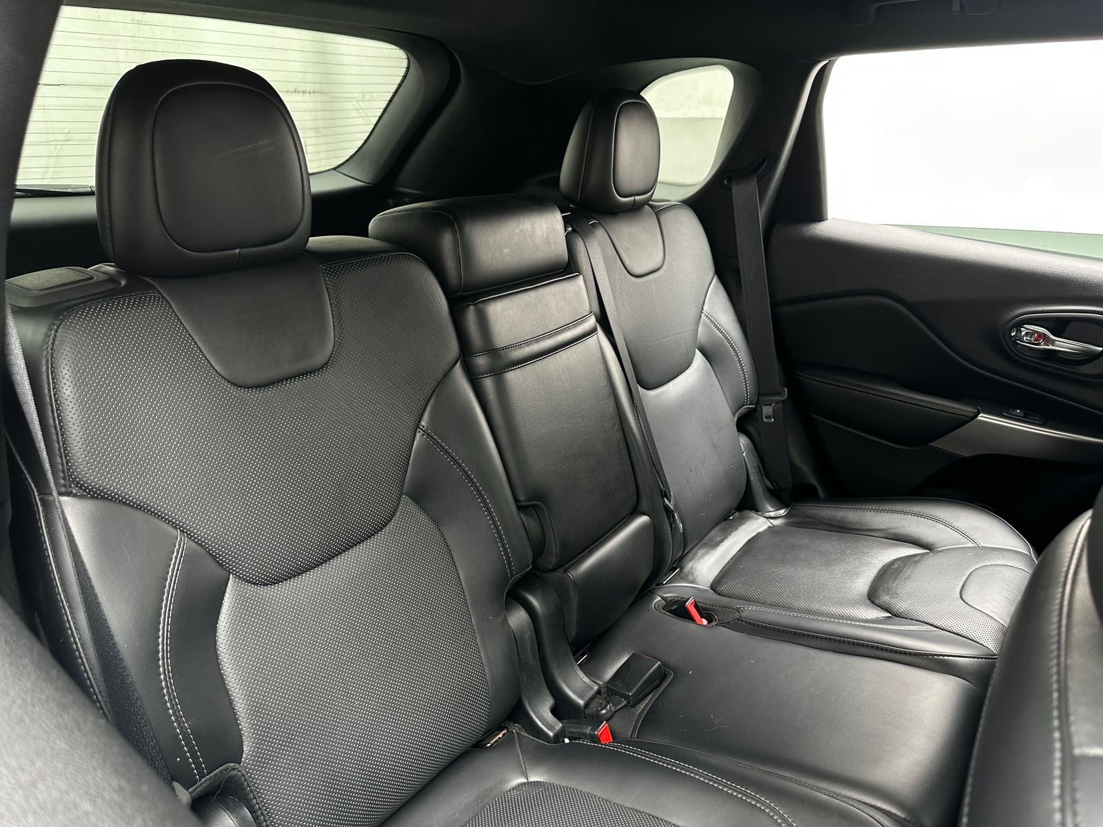 Thumbnail: 2019 Jeep Cherokee - 5