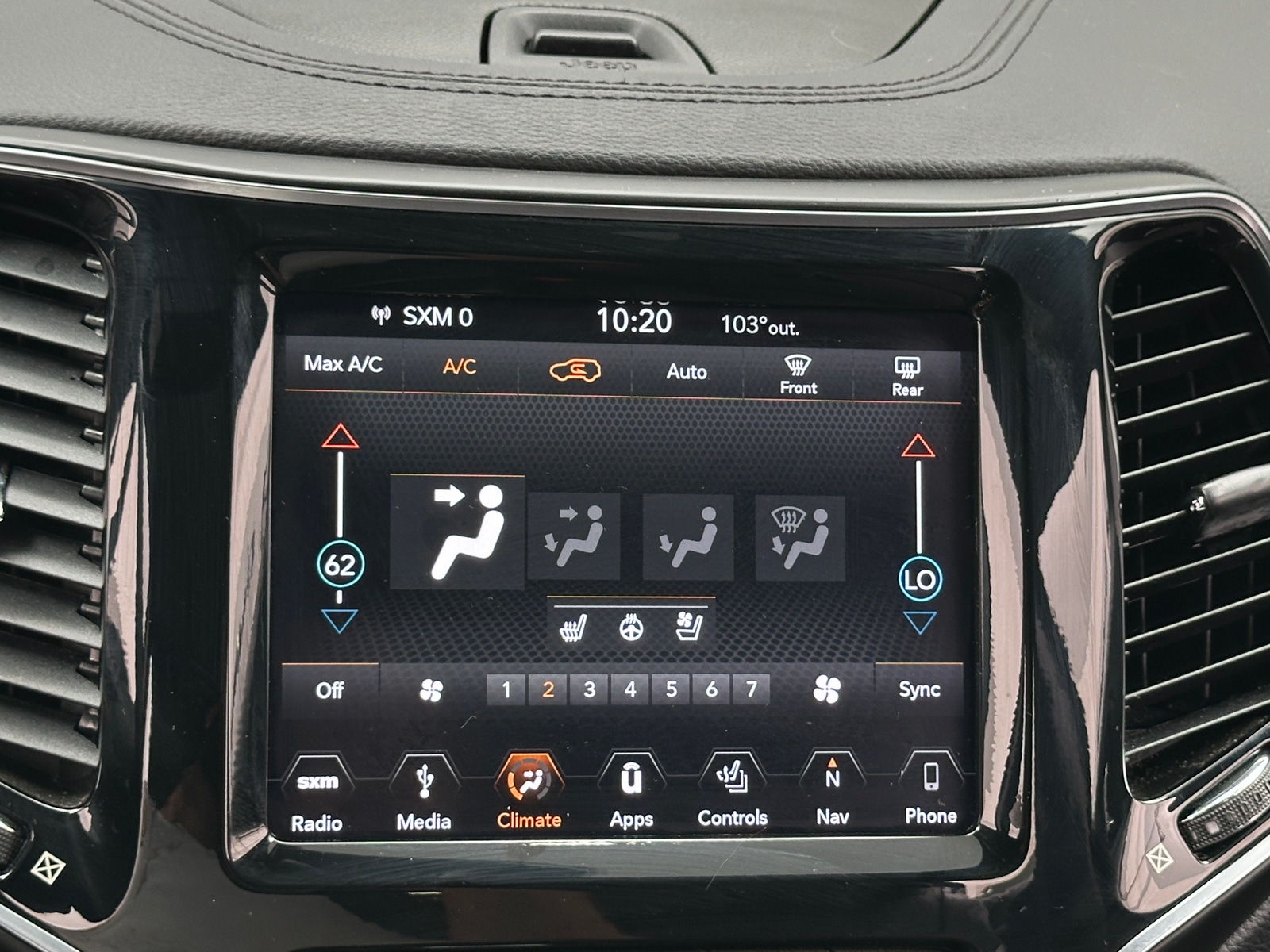 Thumbnail: 2019 Jeep Cherokee - 3