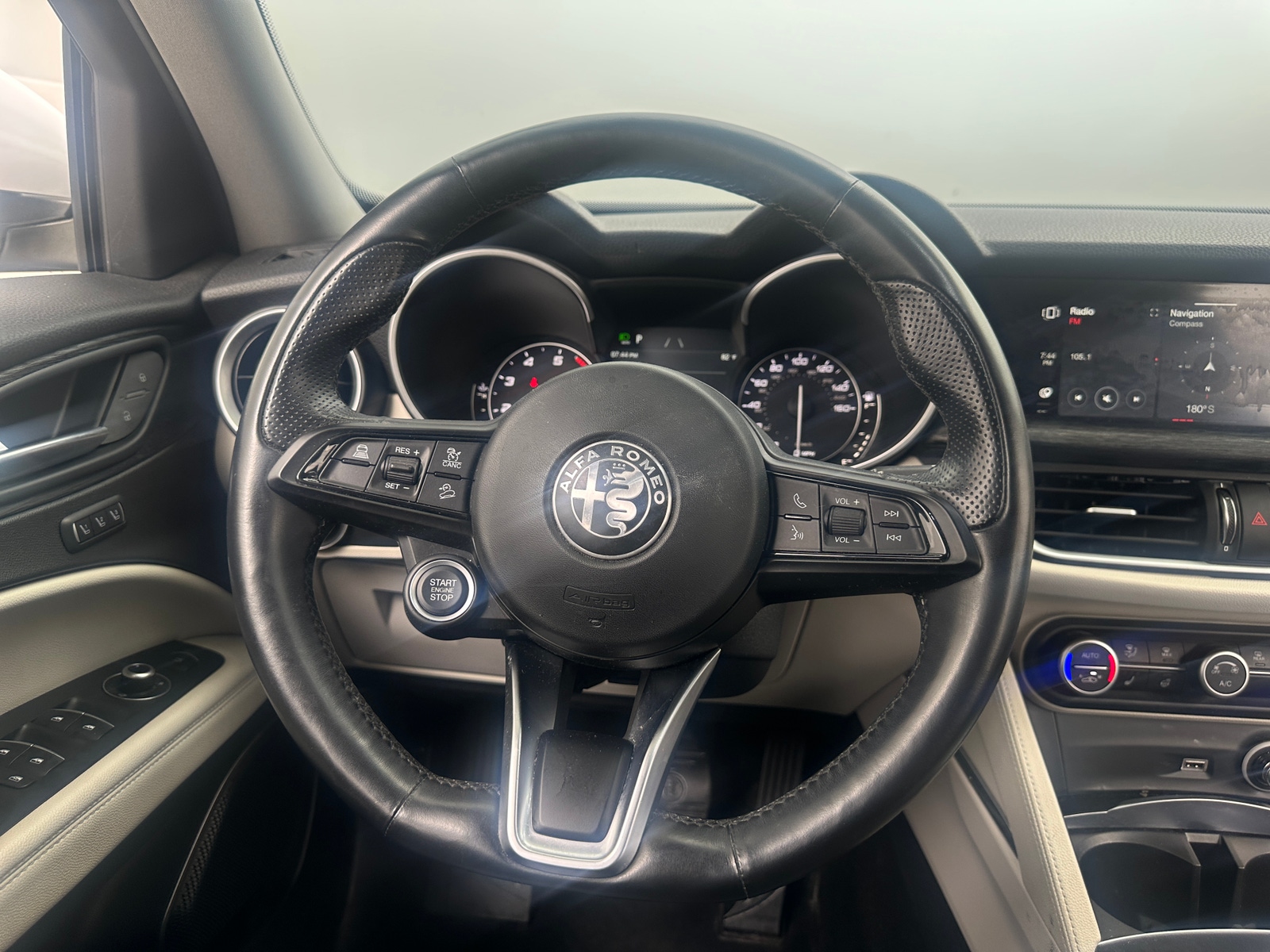 Thumbnail: 2021 Alfa Romeo Stelvio - 4