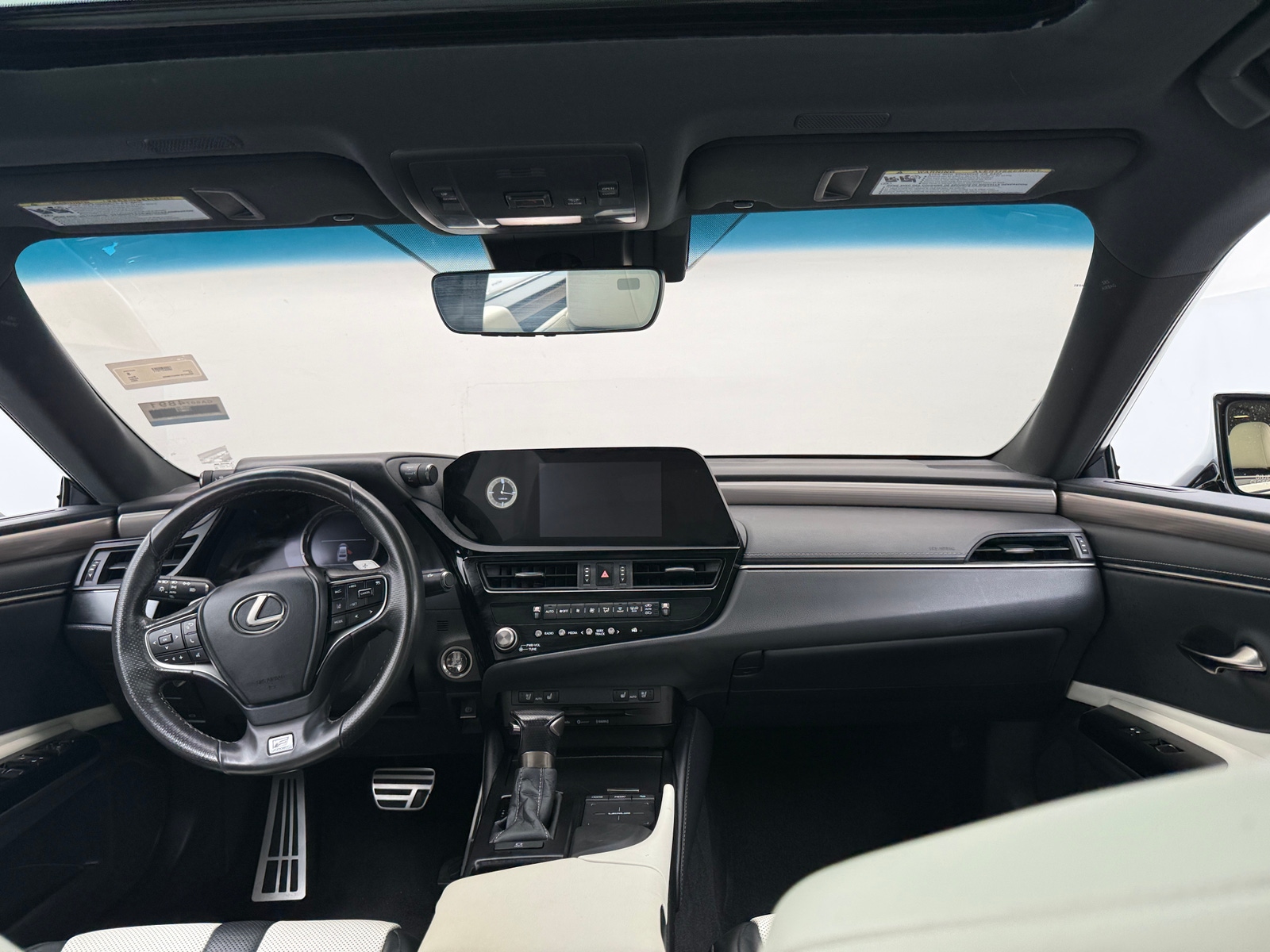 Thumbnail: 2022 Lexus ES - 2