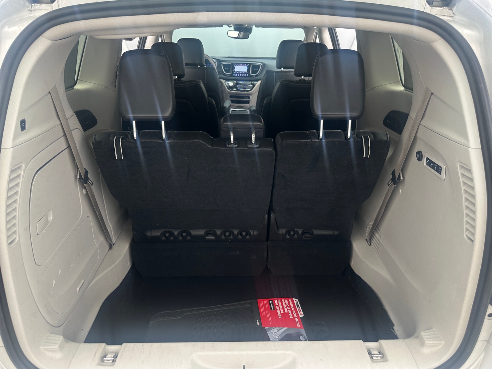 Thumbnail: 2020 Chrysler Pacifica - 6