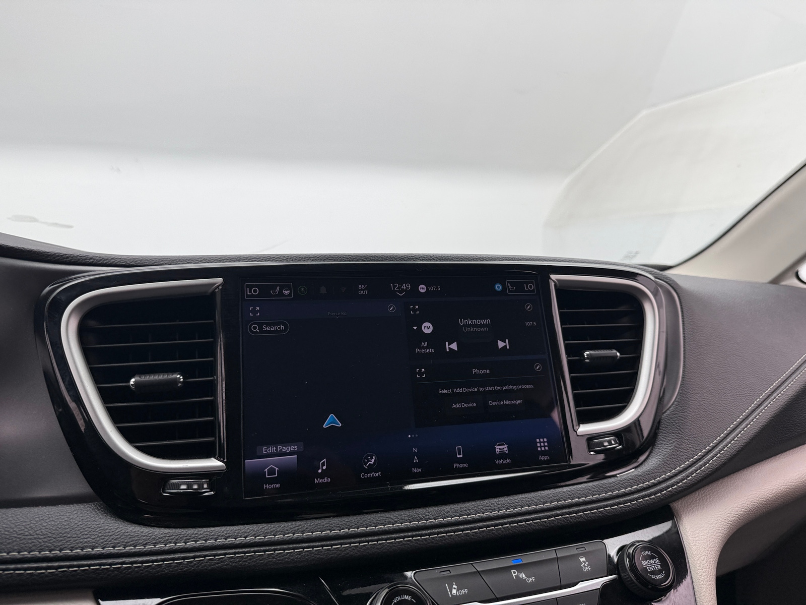 Thumbnail: 2024 Chrysler Pacifica - 3