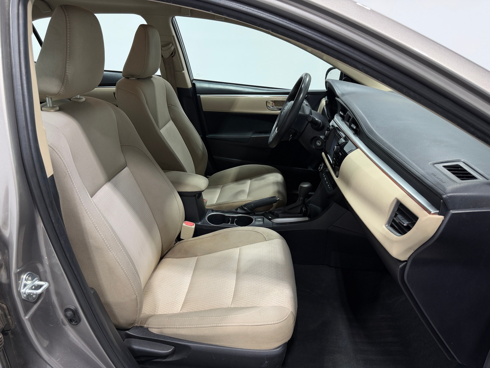 Thumbnail: 2015 Toyota Corolla - 2
