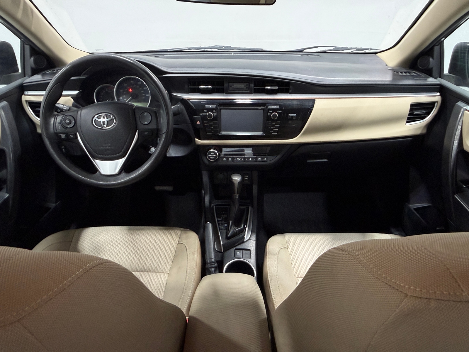 Thumbnail: 2015 Toyota Corolla - 3