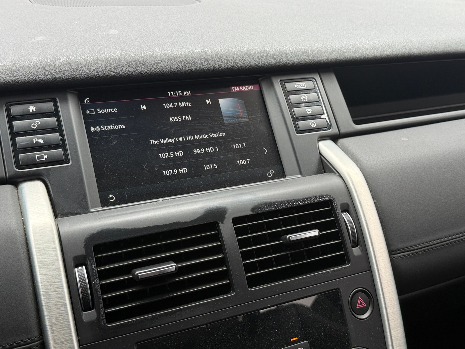 Thumbnail: 2019 Land Rover Discovery Sport - 3
