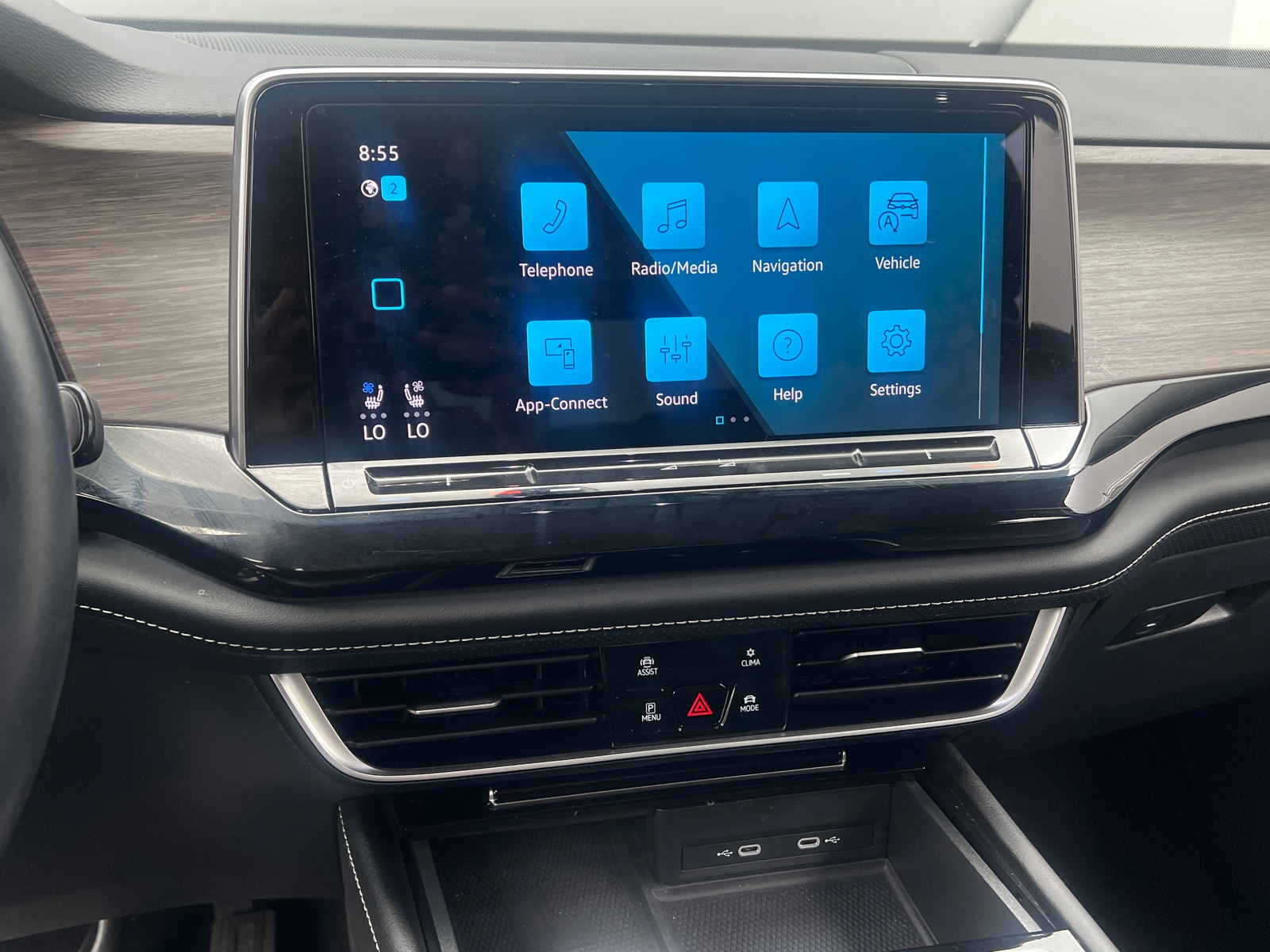 Thumbnail: 2024 Volkswagen Atlas - 3