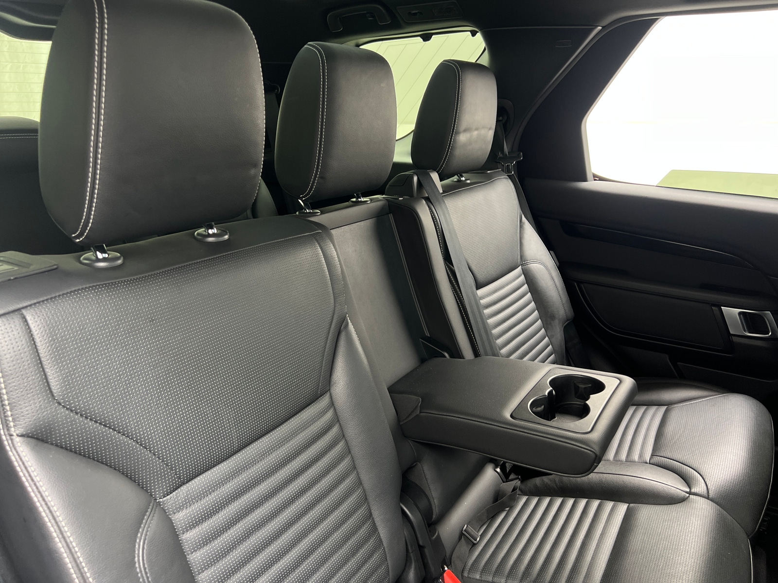 Thumbnail: 2021 Land Rover Discovery - 5