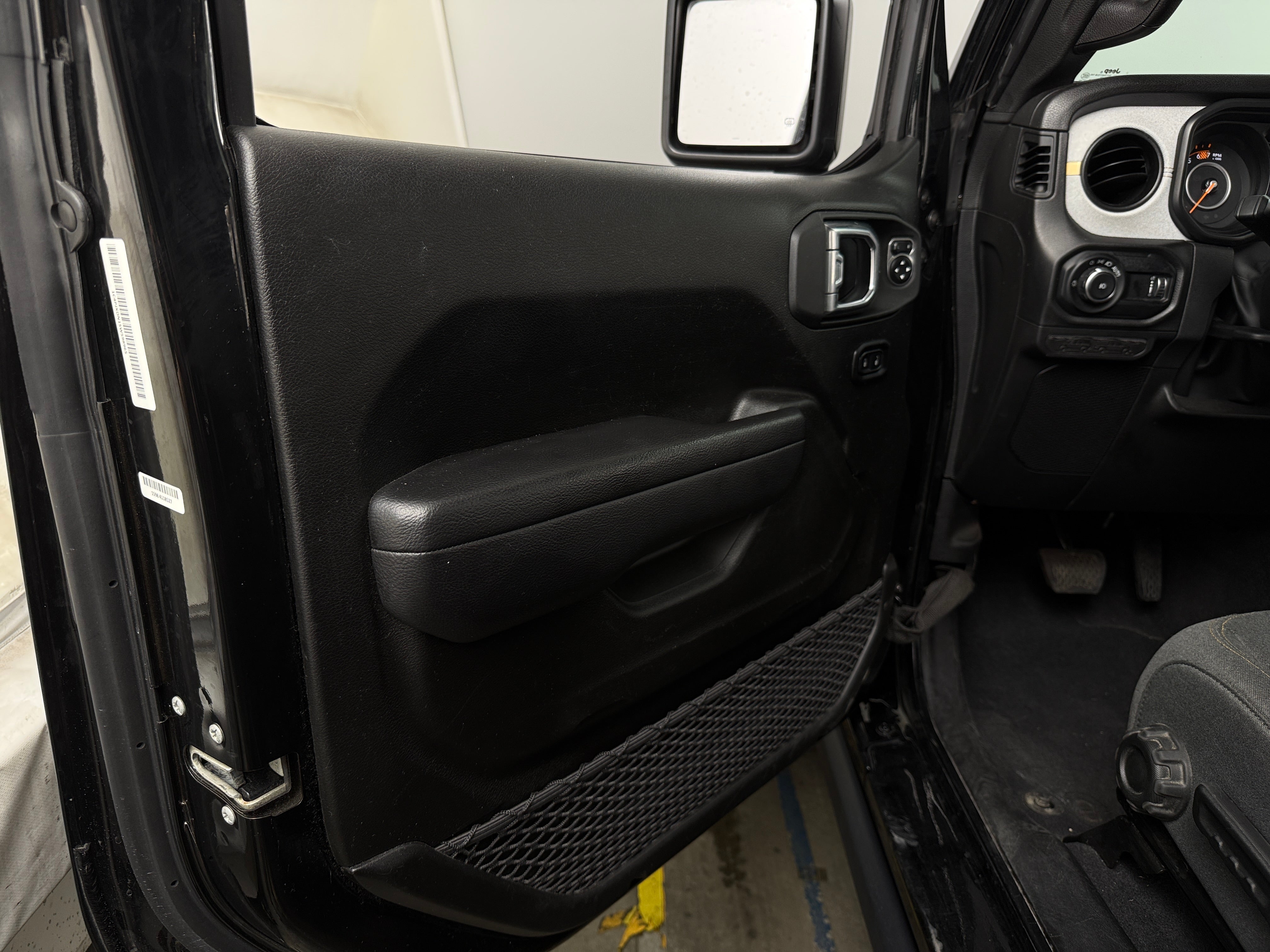 2025 Jeep Wrangler 4-Door Willys - Photo 7
