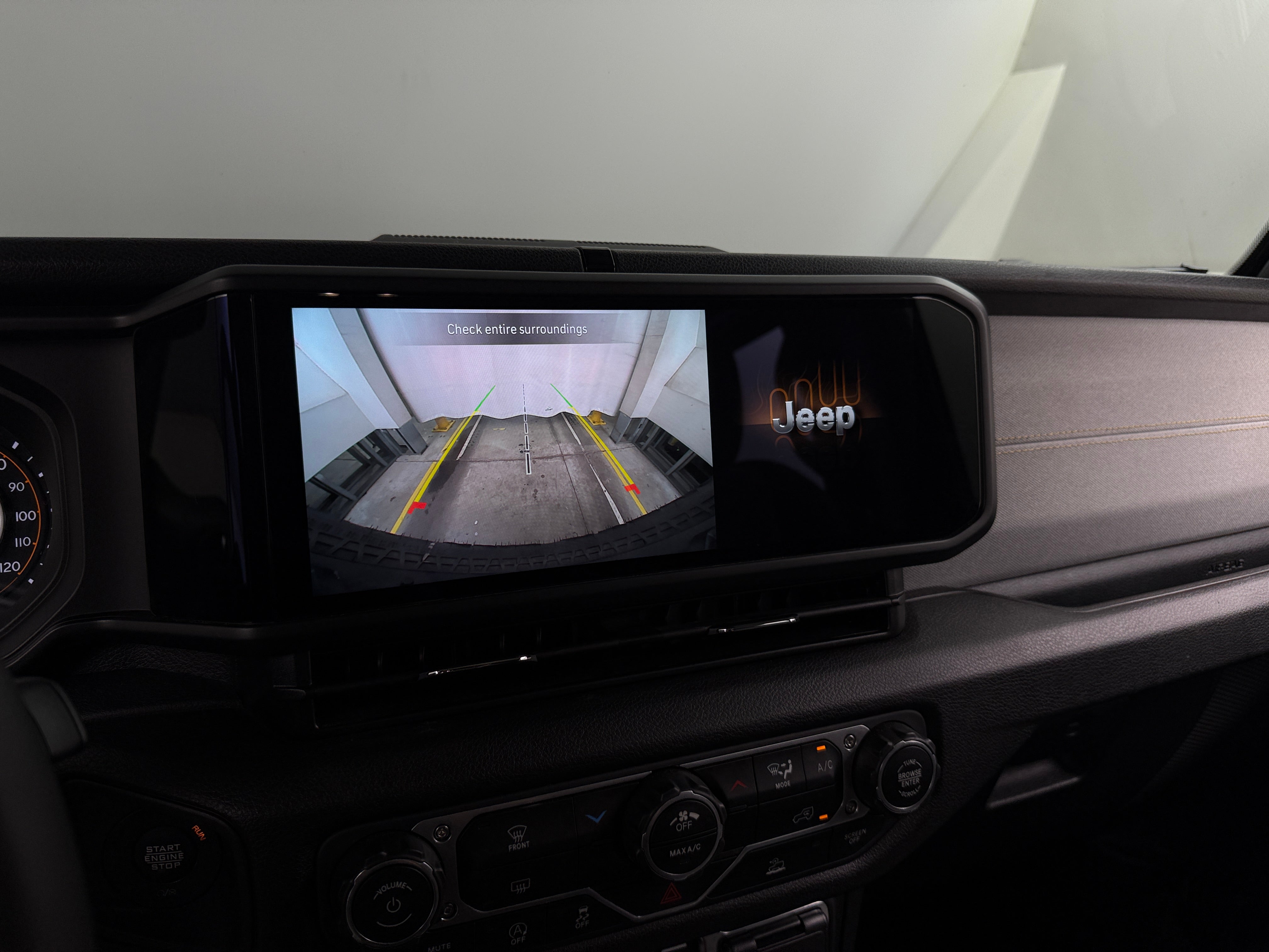 2025 Jeep Wrangler 4-Door Willys - Photo 13